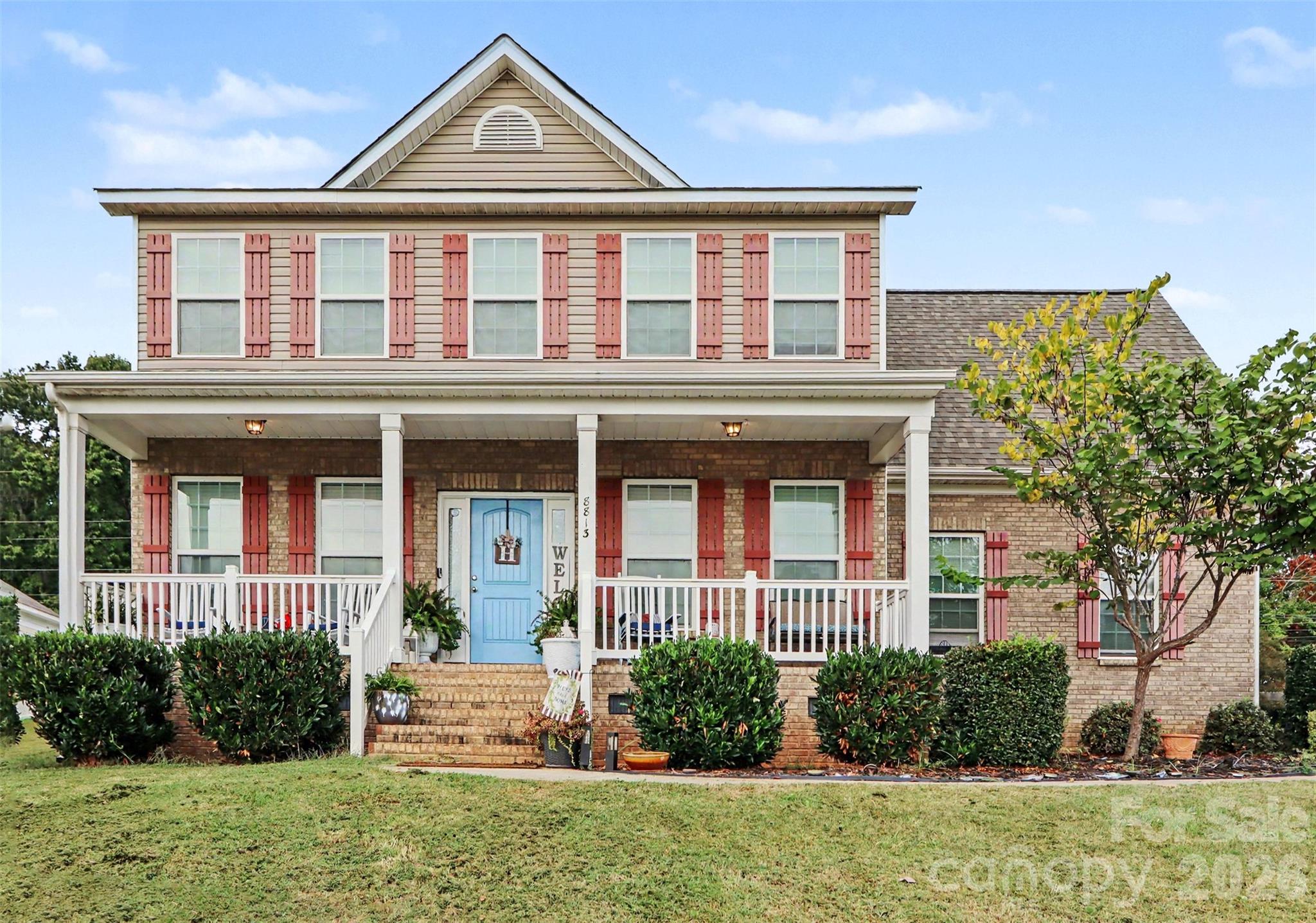 8813 Crape Myrtle Drive Property Photo 1