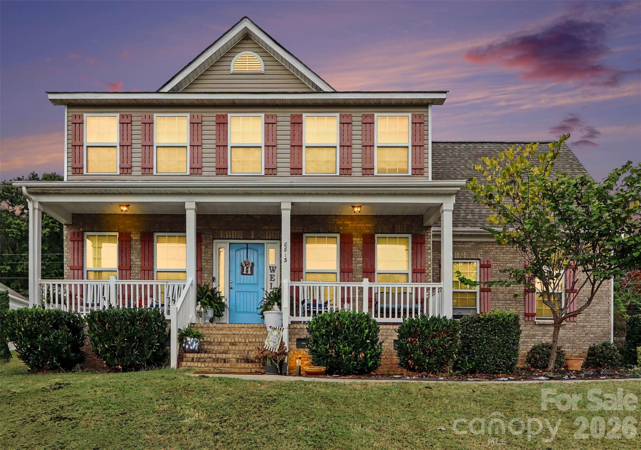8813 Crape Myrtle Drive Property Photo 2
