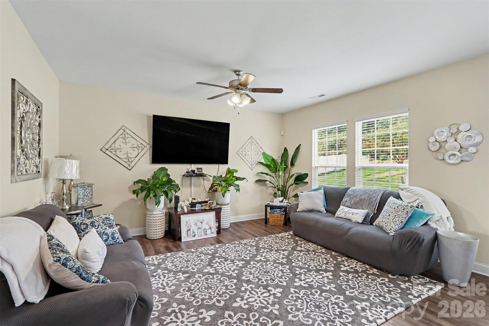 8813 Crape Myrtle Drive Property Photo 4