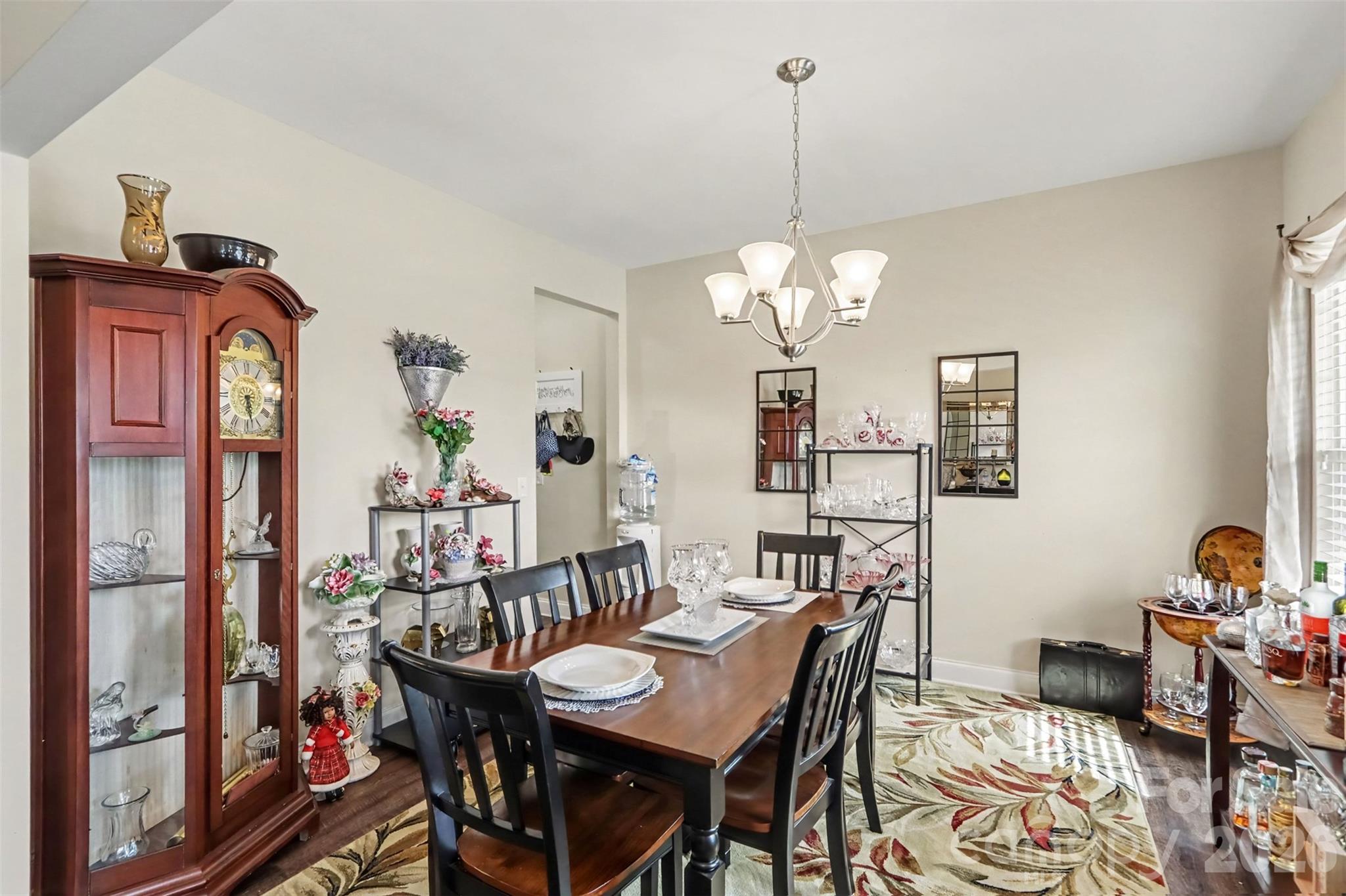8813 Crape Myrtle Drive Property Photo 6