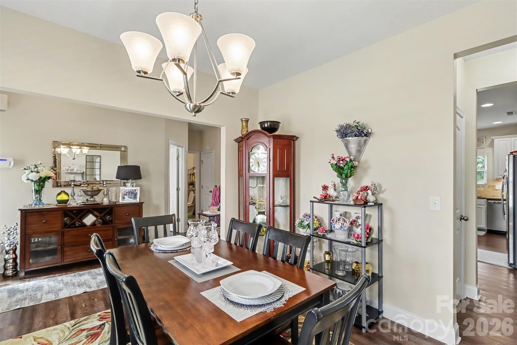 8813 Crape Myrtle Drive Property Photo 7