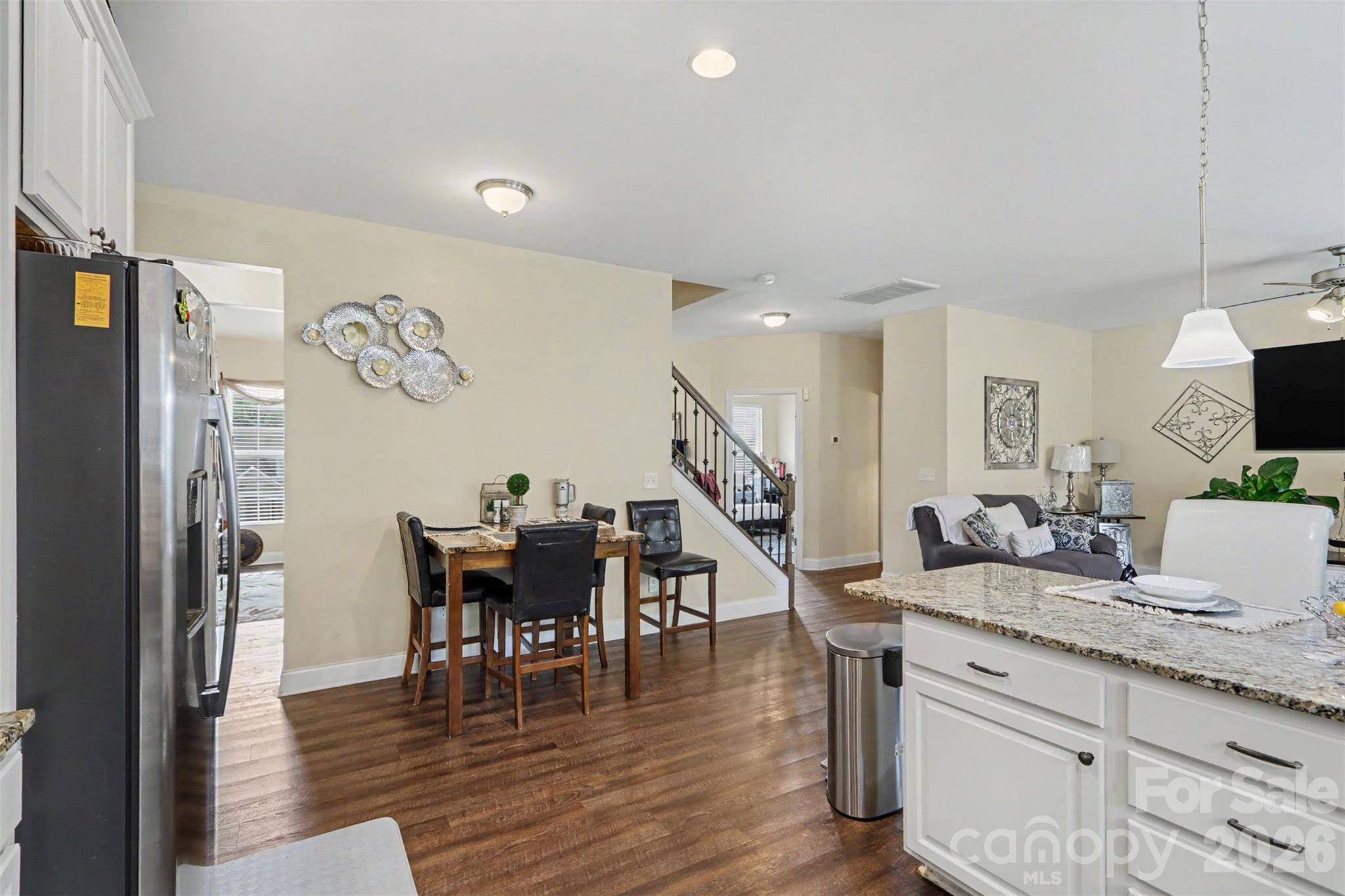 8813 Crape Myrtle Drive Property Photo 8