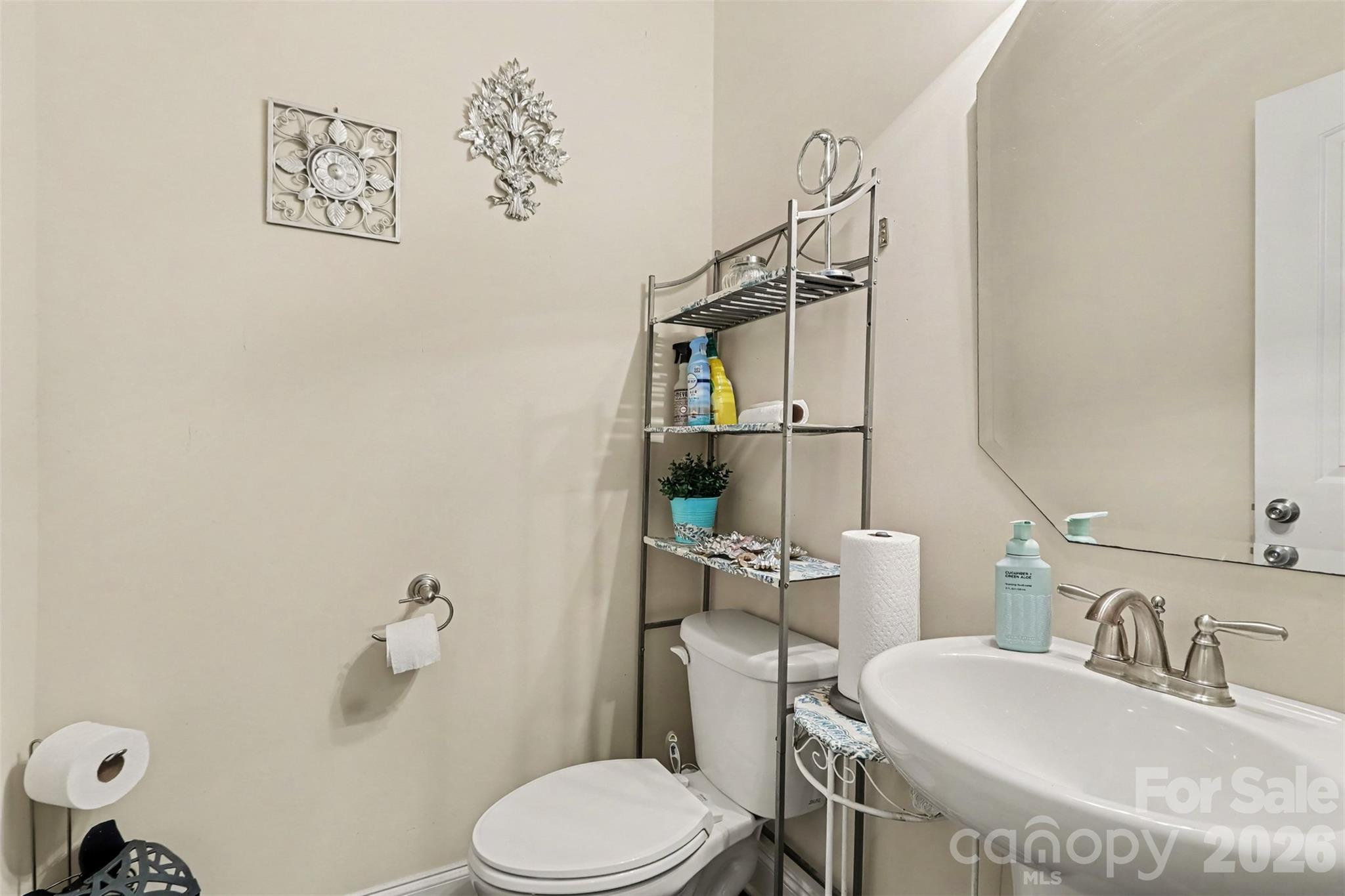 8813 Crape Myrtle Drive Property Photo 12