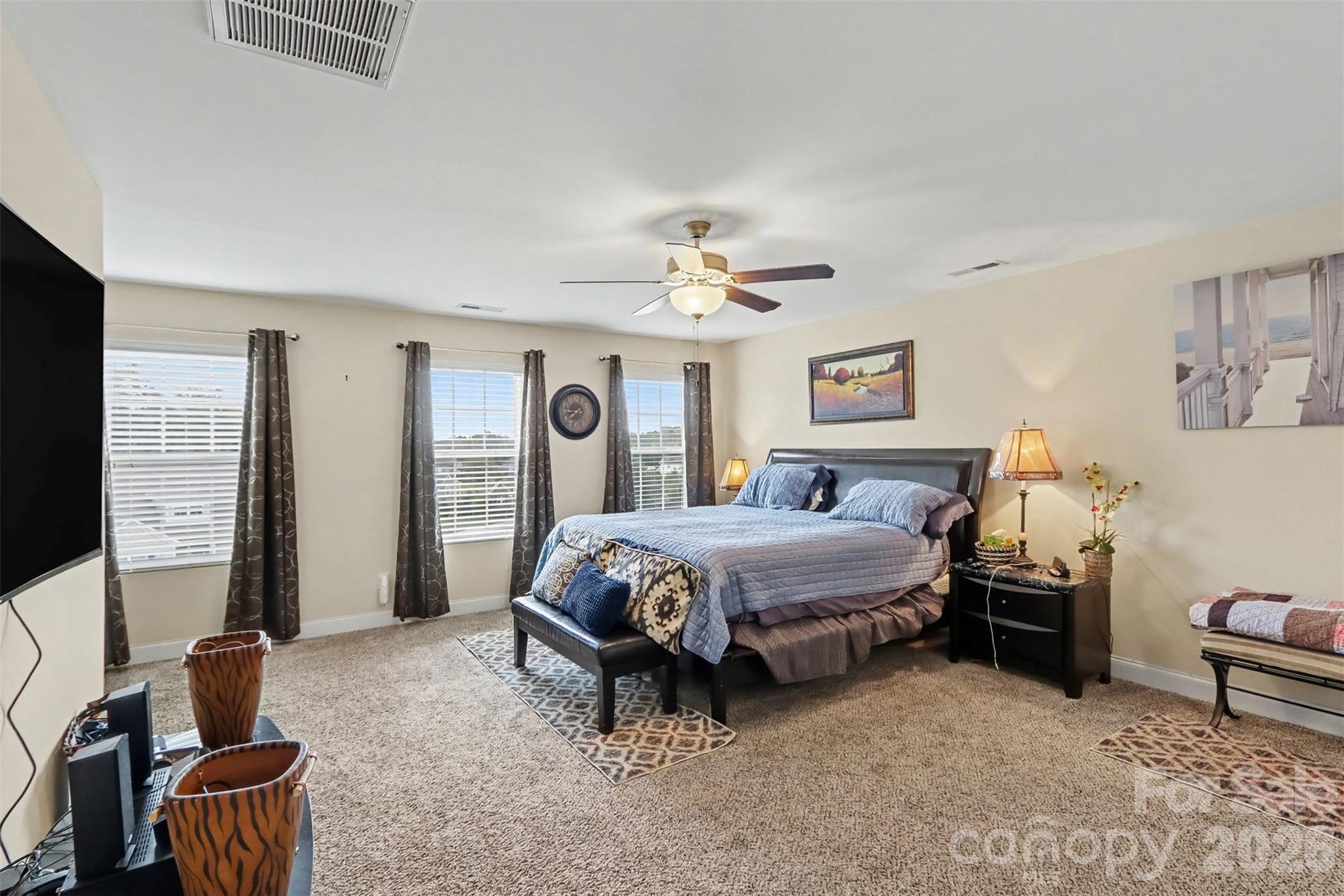 8813 Crape Myrtle Drive Property Photo 13