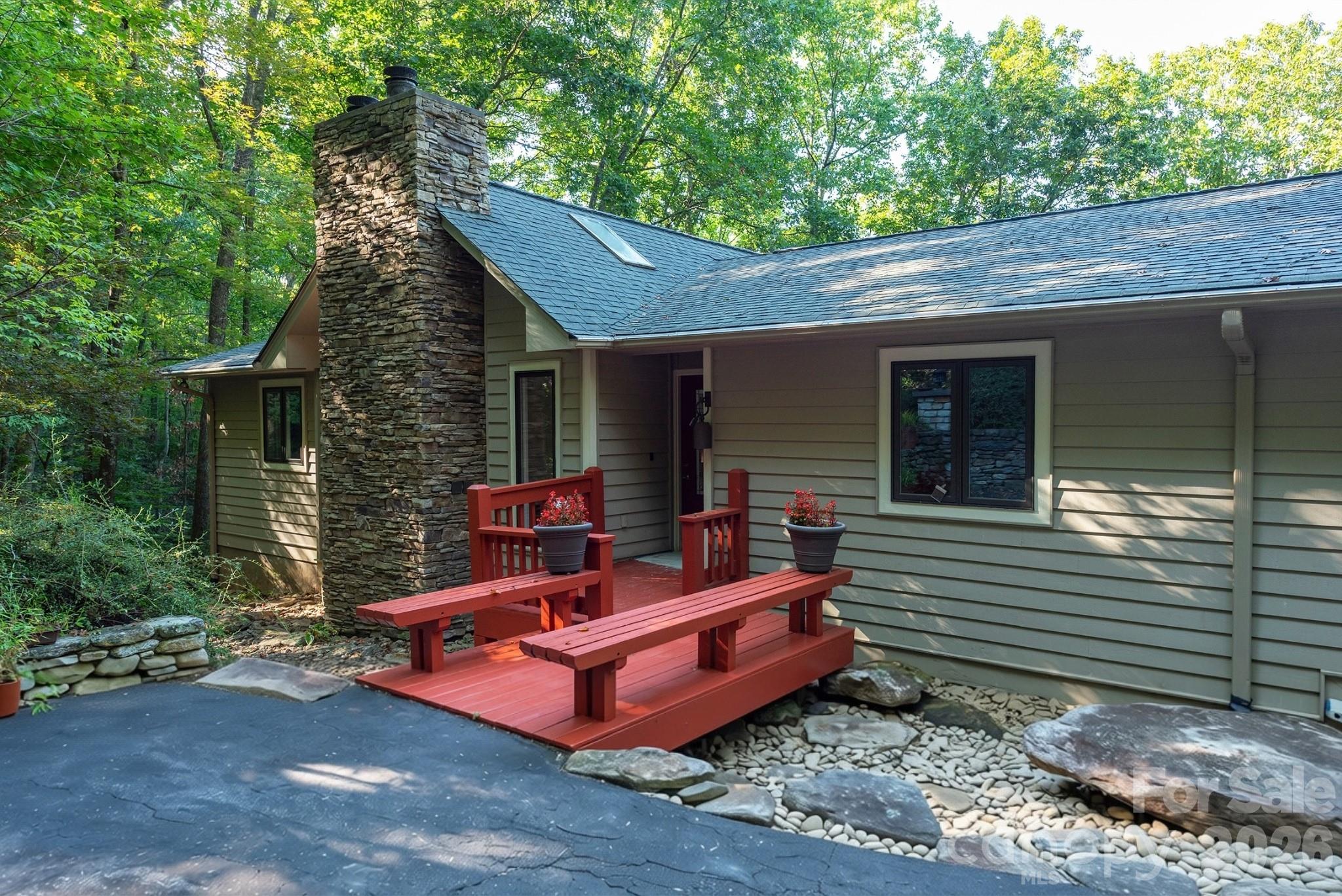 190 Ridgeview Drive Property Photo 2