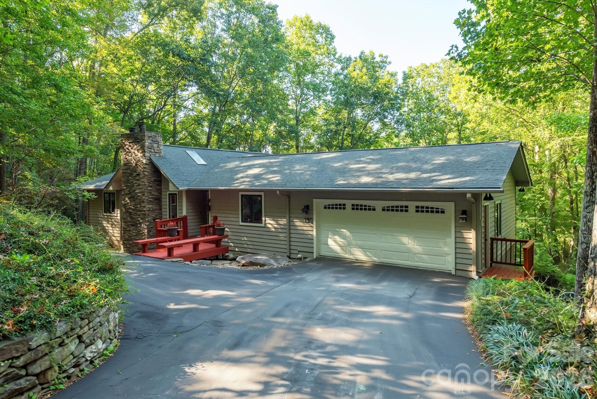 190 Ridgeview Drive Property Photo 3
