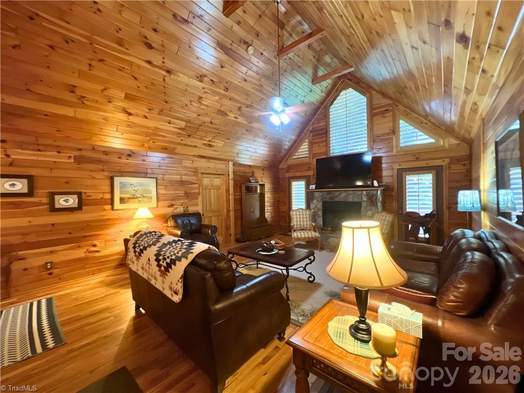 190 Molly Drive Property Photo 2