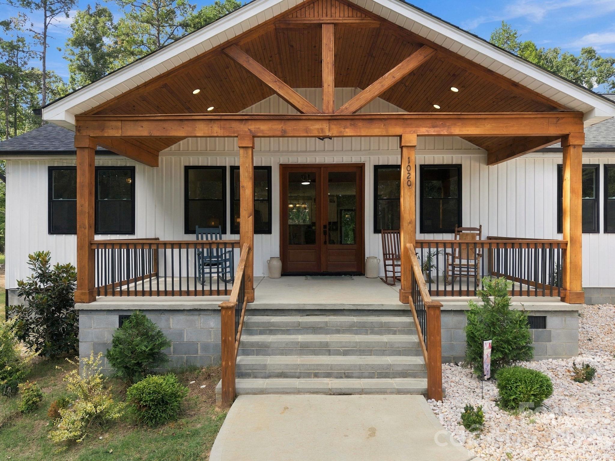1020 Rock Pond Lane Property Photo 1