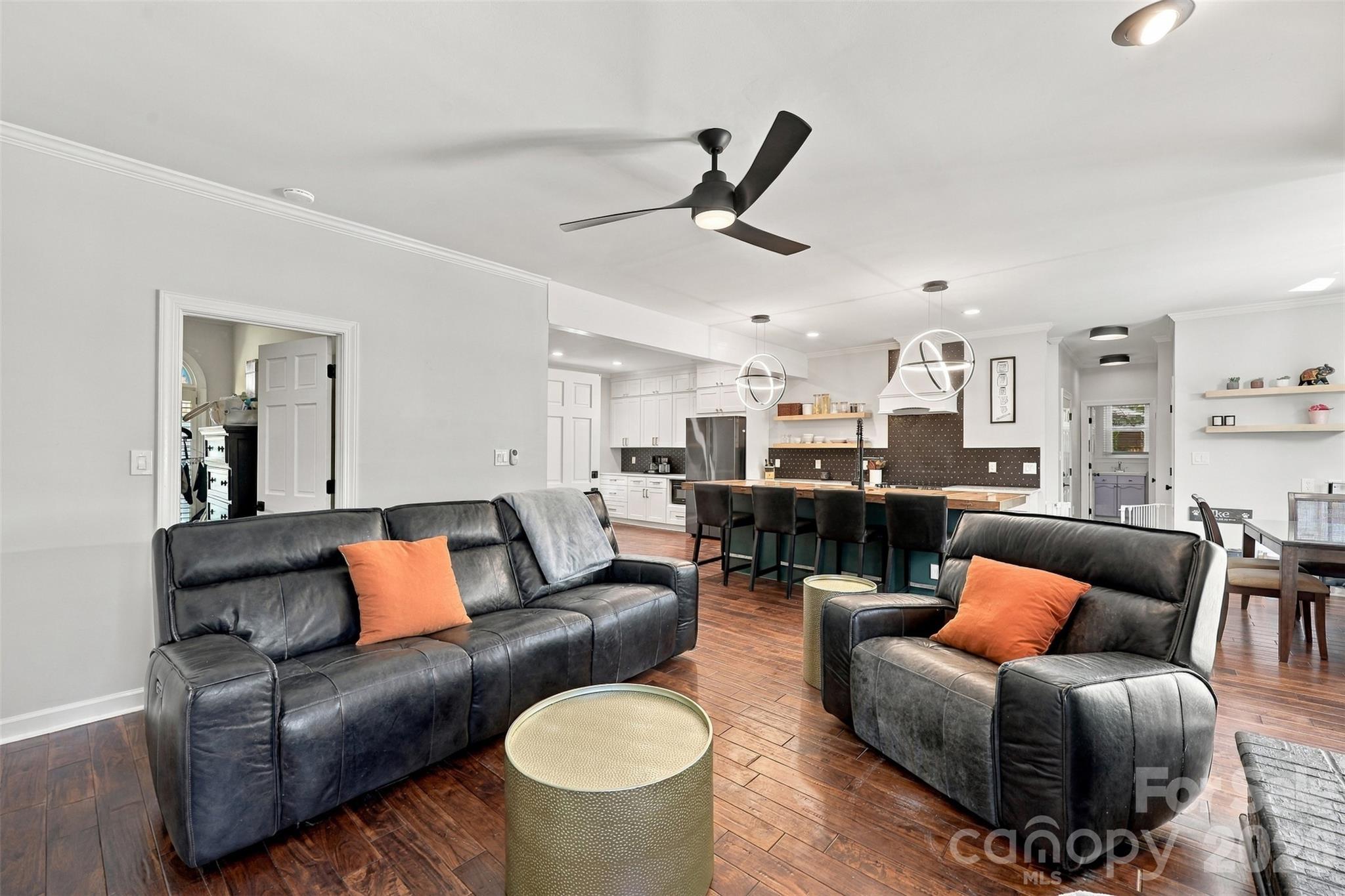 7122 Rothmore Street Property Photo 11