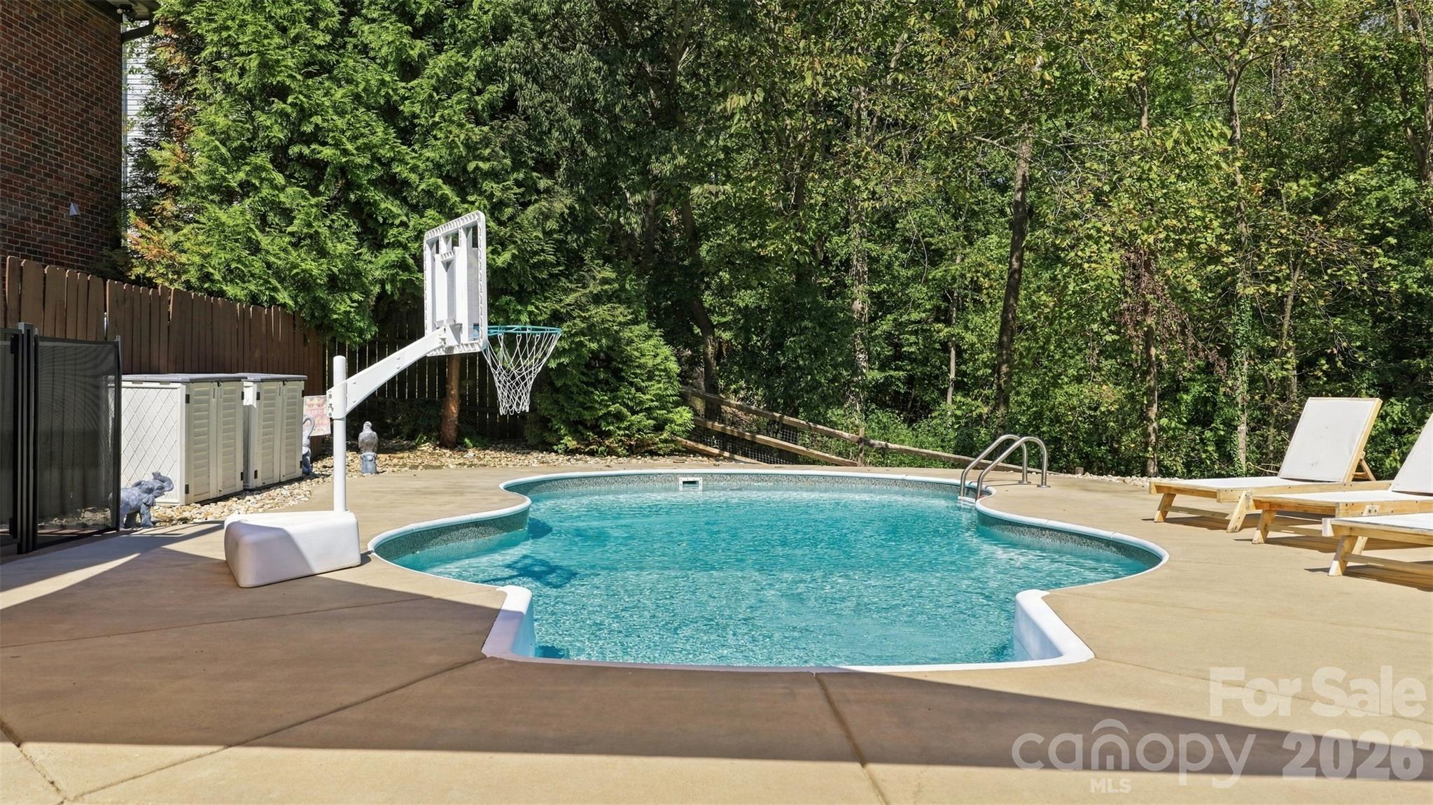 7122 Rothmore Street Property Photo 33