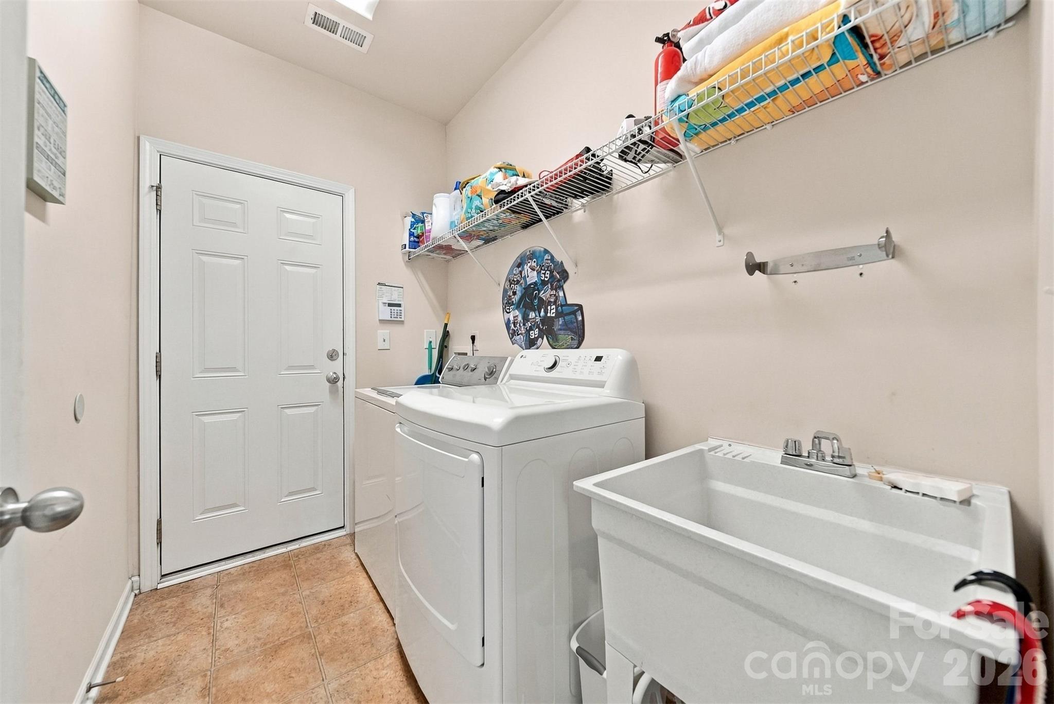 4580 Triumph Drive 18 Property Photo 23