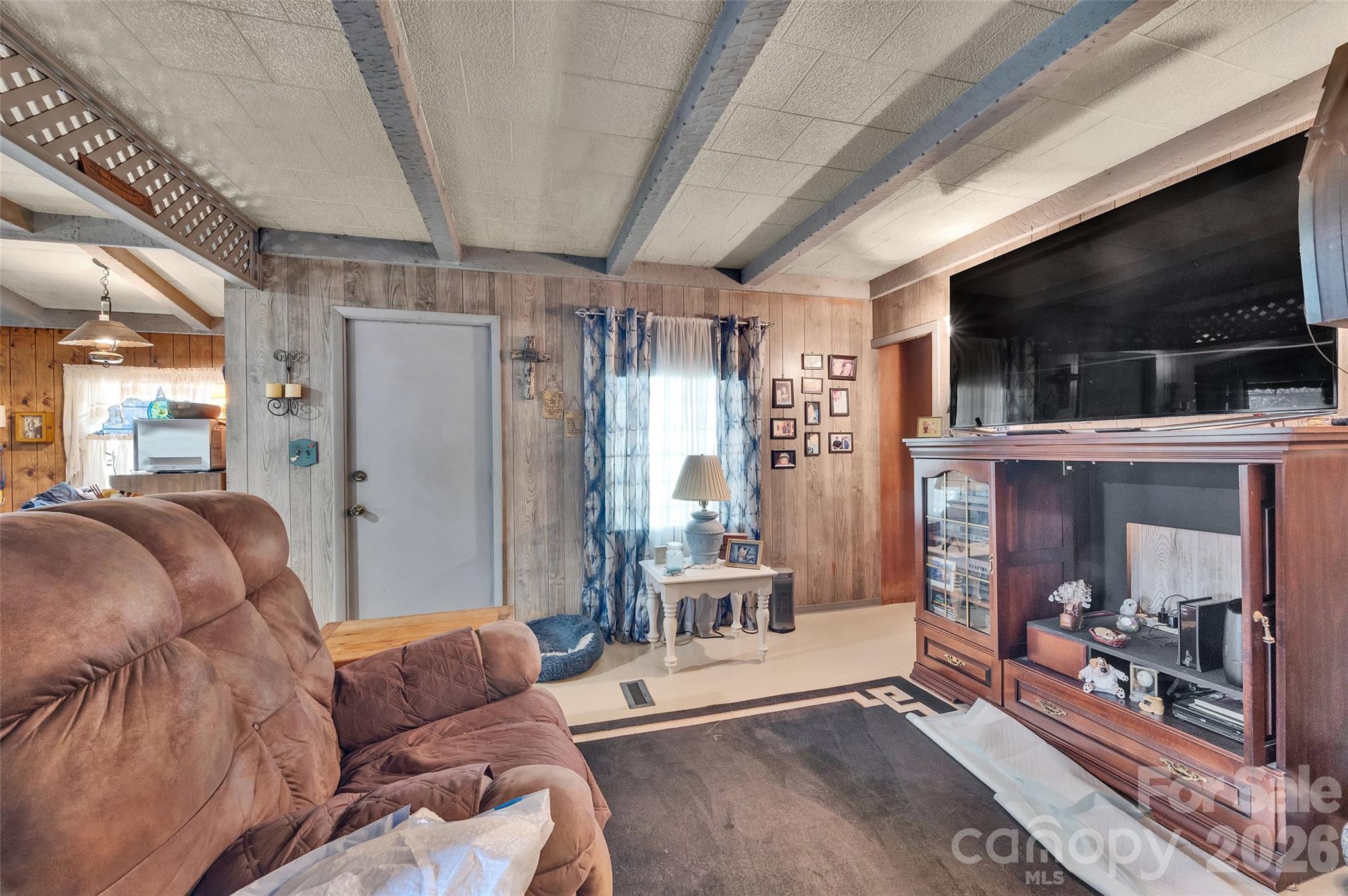 144 Skyline Drive Property Photo 3