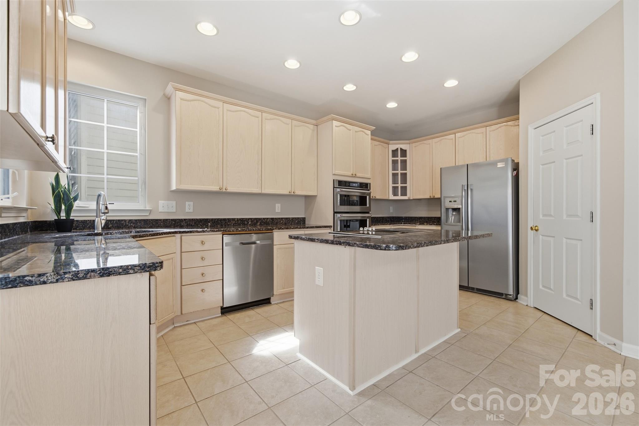 6211 Chavel Lane Property Photo 3