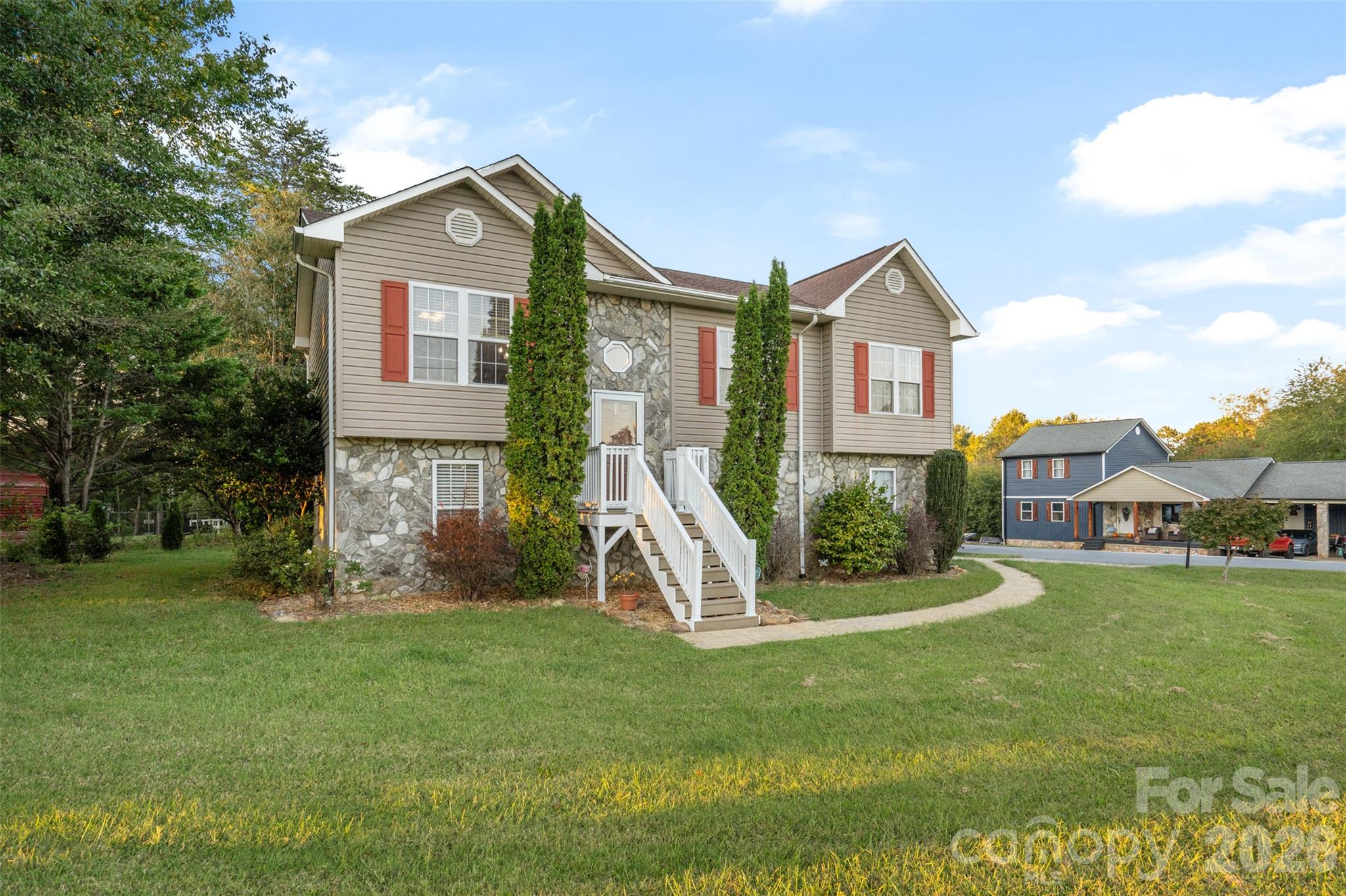 1500 Ivy Lane Property Photo 1