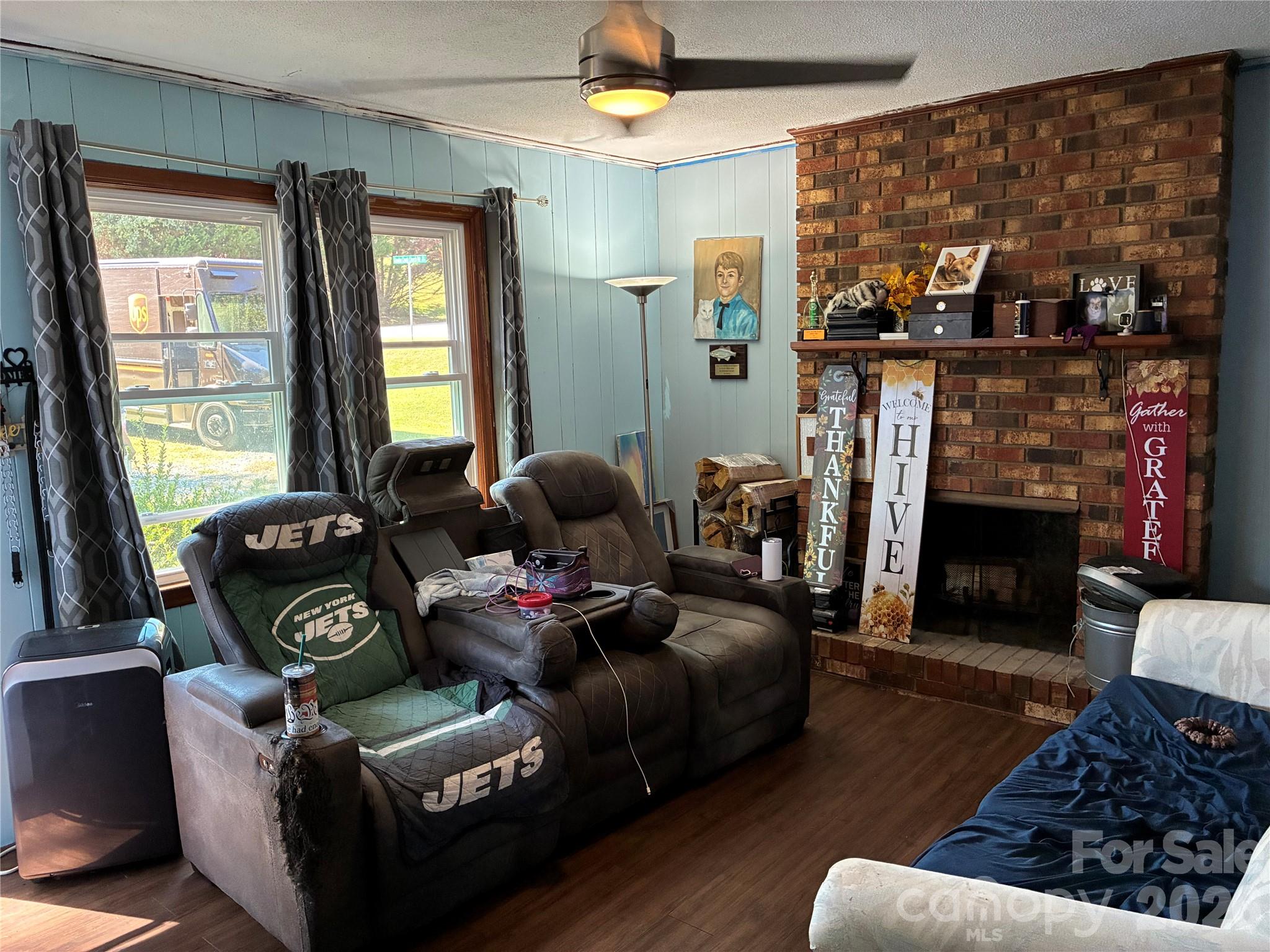 697 Island Ford Road Property Photo 5
