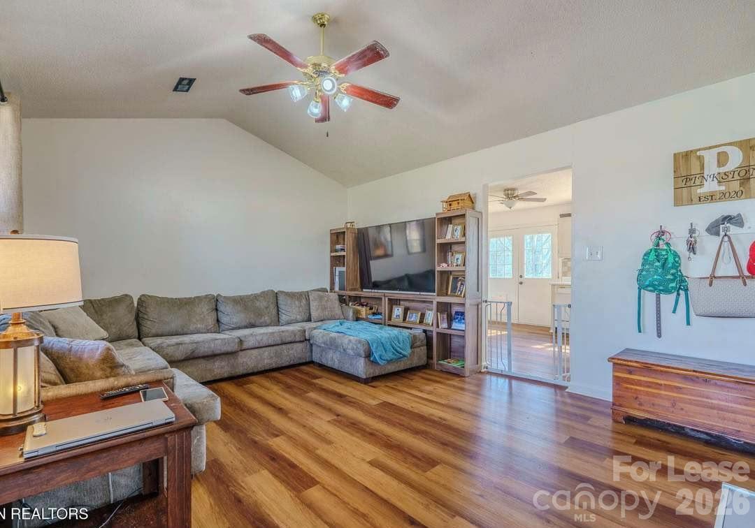 5515 Moon Lake Lane Property Photo 14