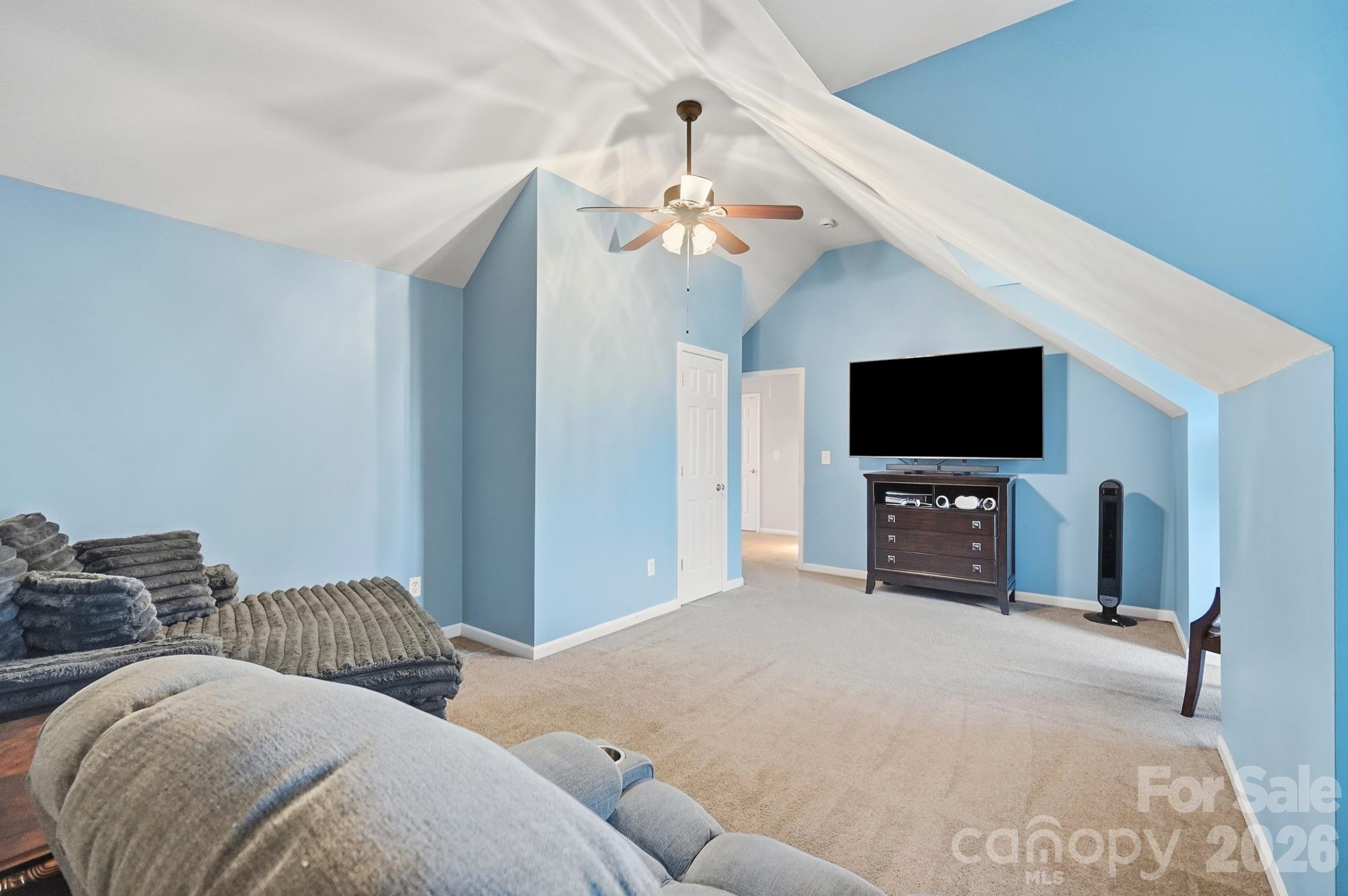 623 Finborough Court Property Photo 28