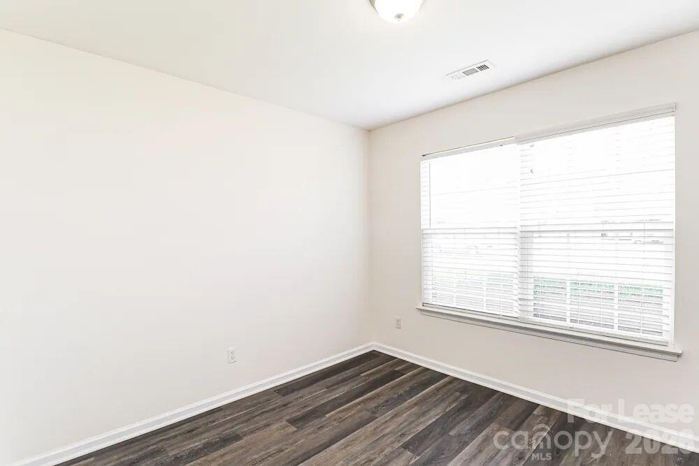 433 Glencroft Drive 1 Property Photo 9