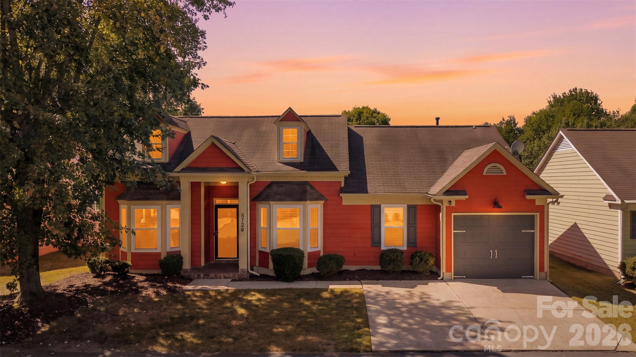 5728 Ebley Loop Property Photo 1
