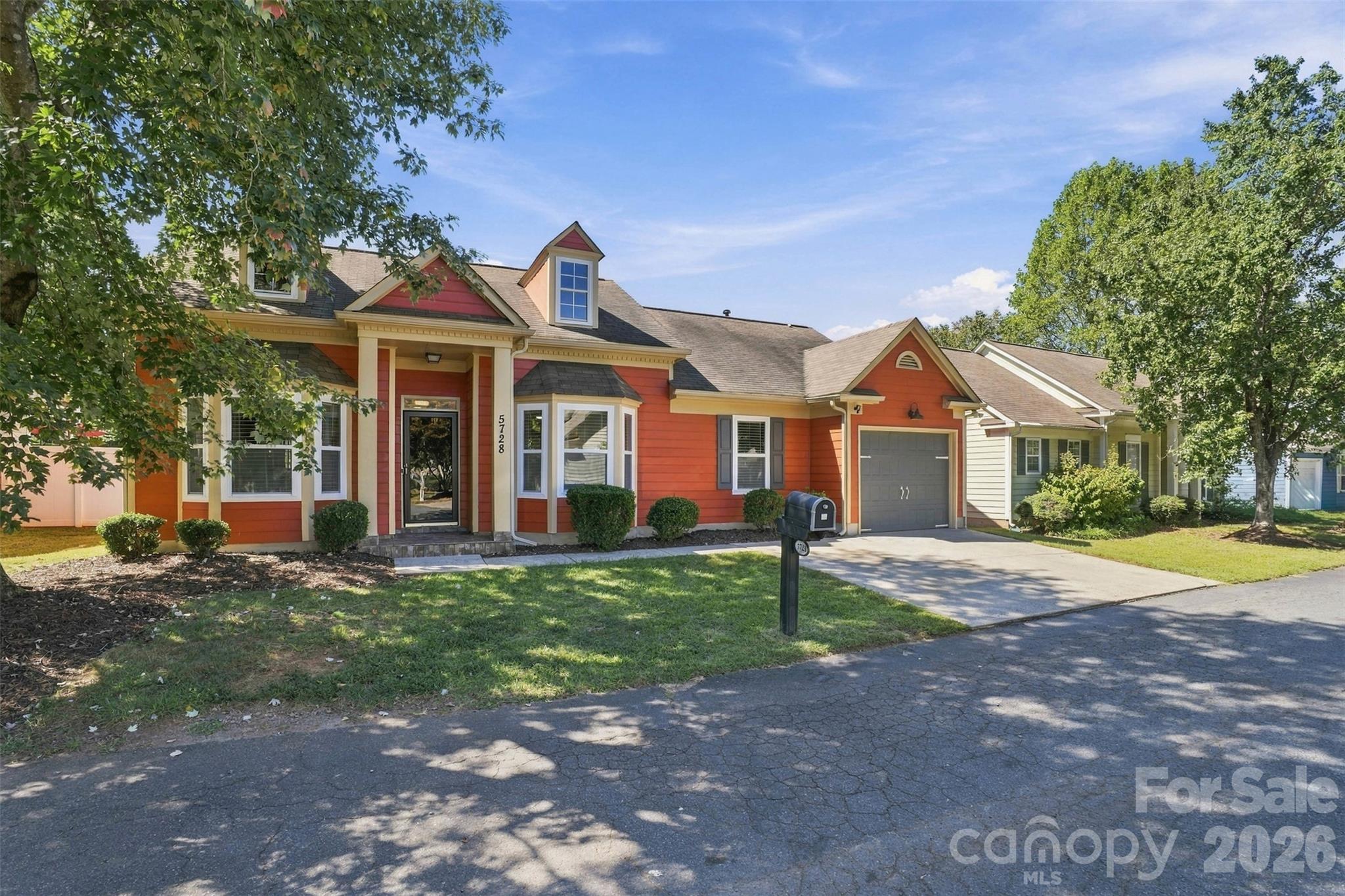 5728 Ebley Loop Property Photo 4