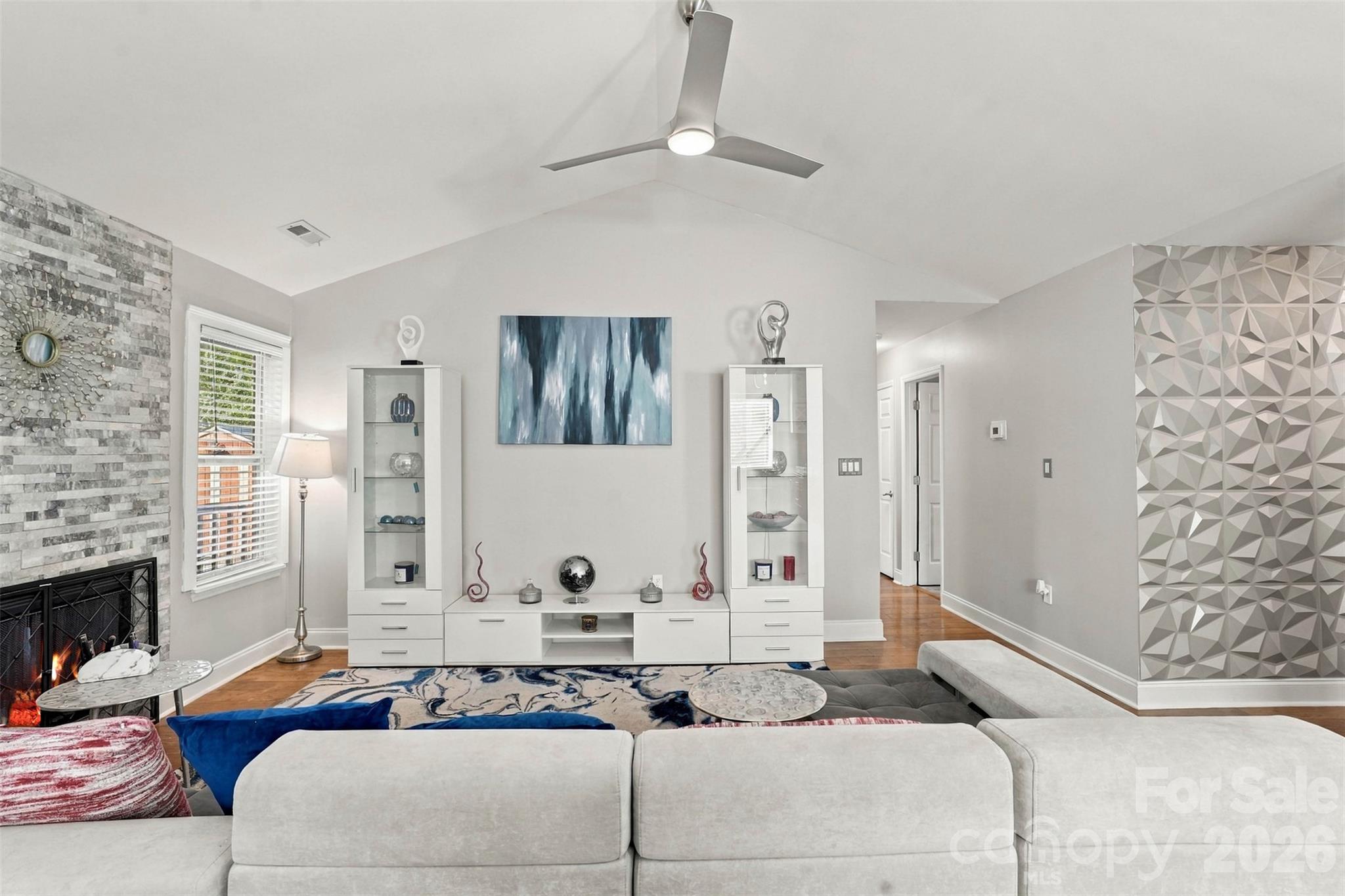5728 Ebley Loop Property Photo 7
