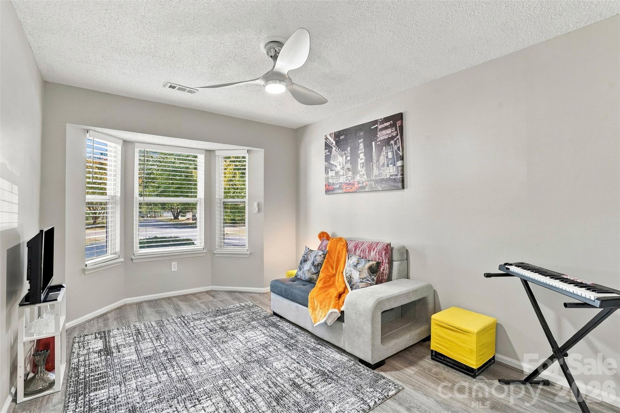 5728 Ebley Loop Property Photo 9