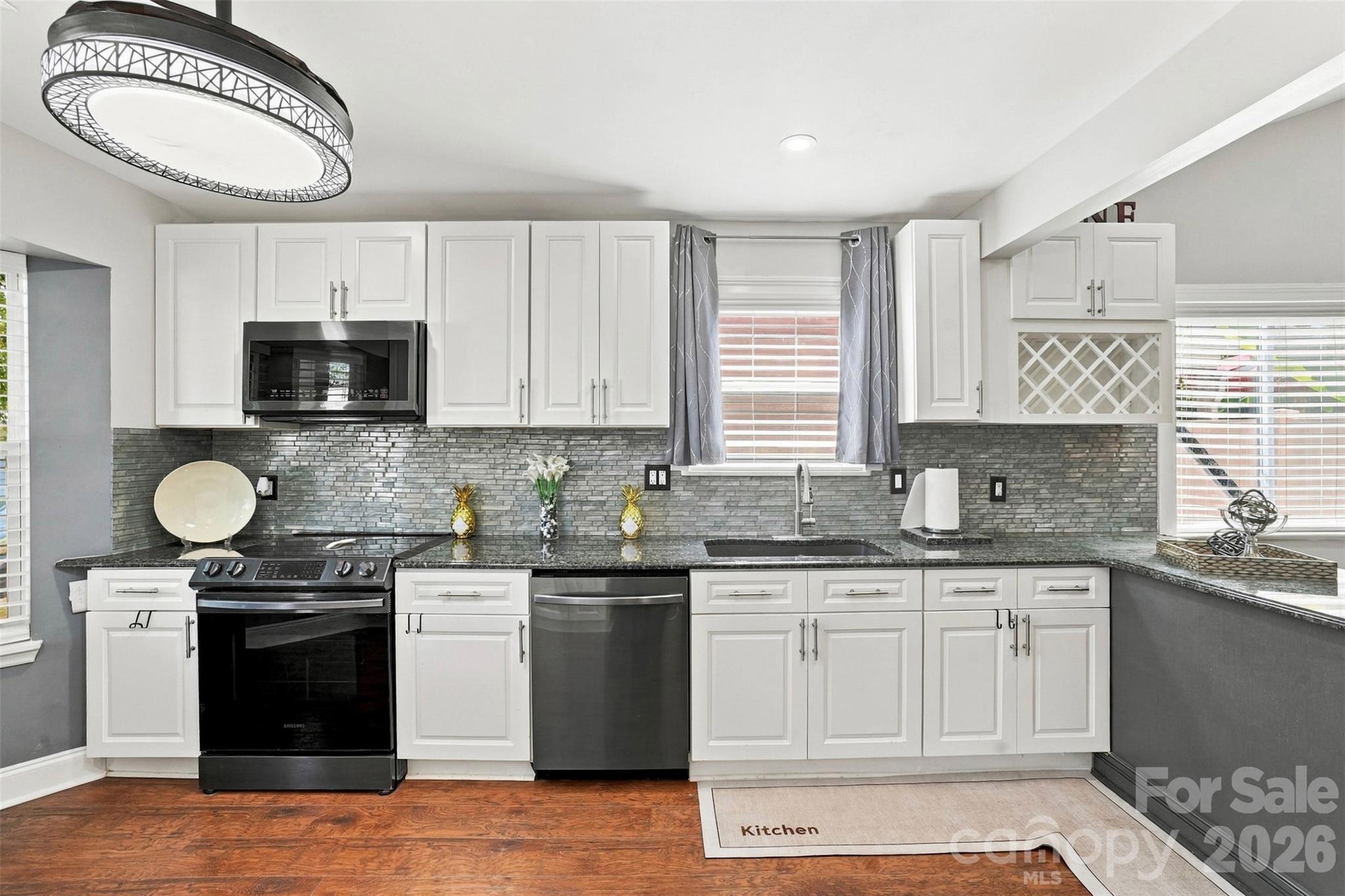 5728 Ebley Loop Property Photo 13