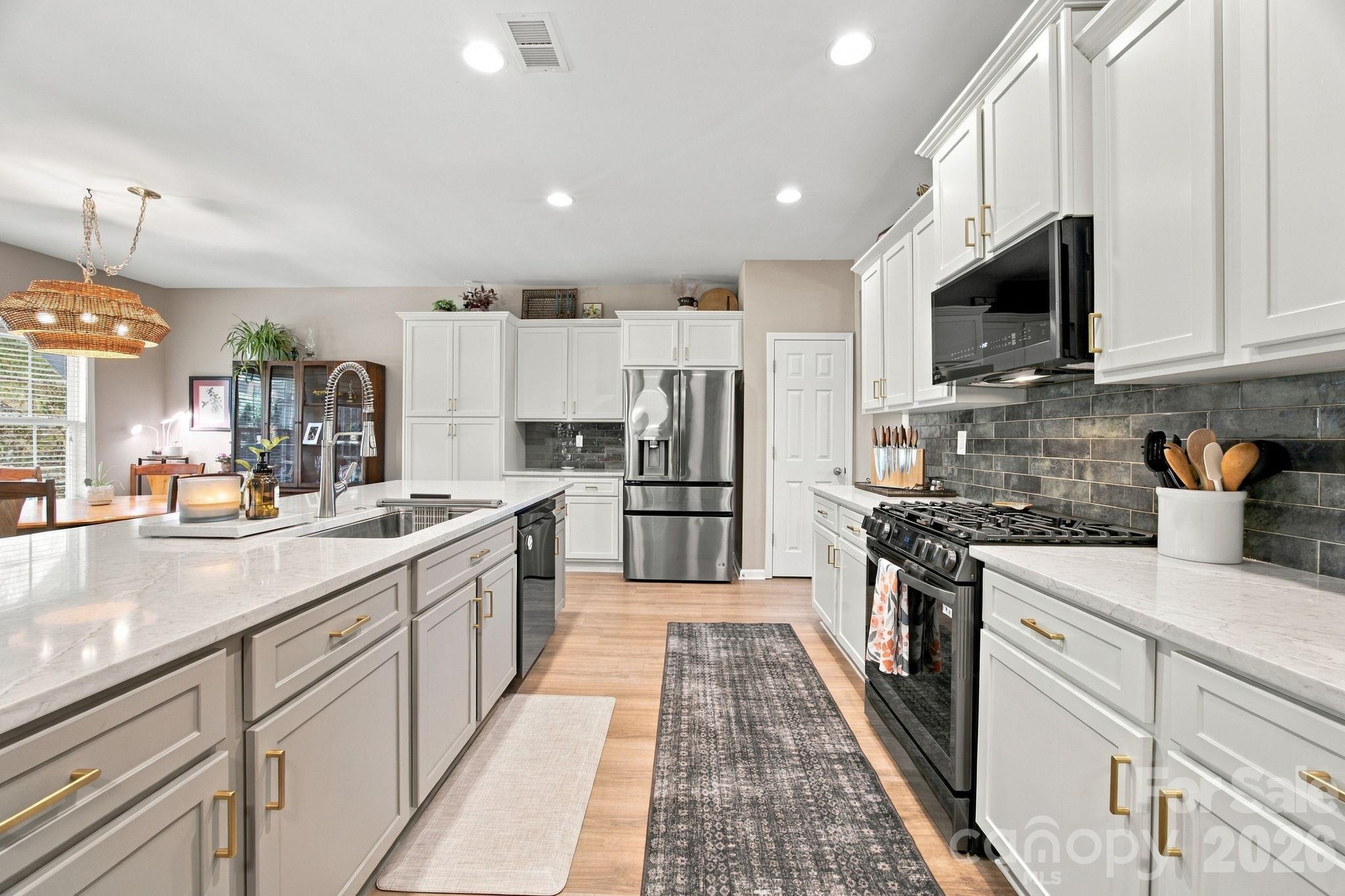 5005 Sedgewick Road Property Photo 4