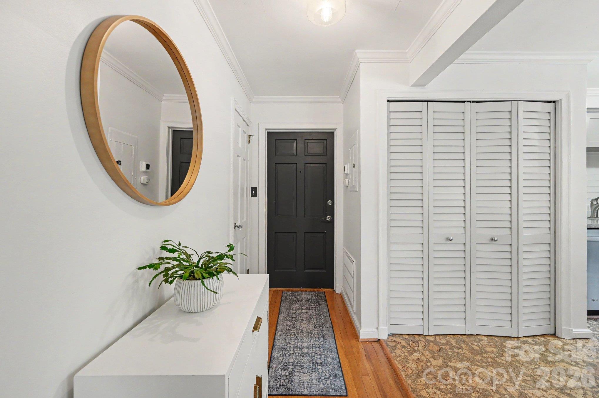 101 S Laurel Avenue 72b Property Photo 3