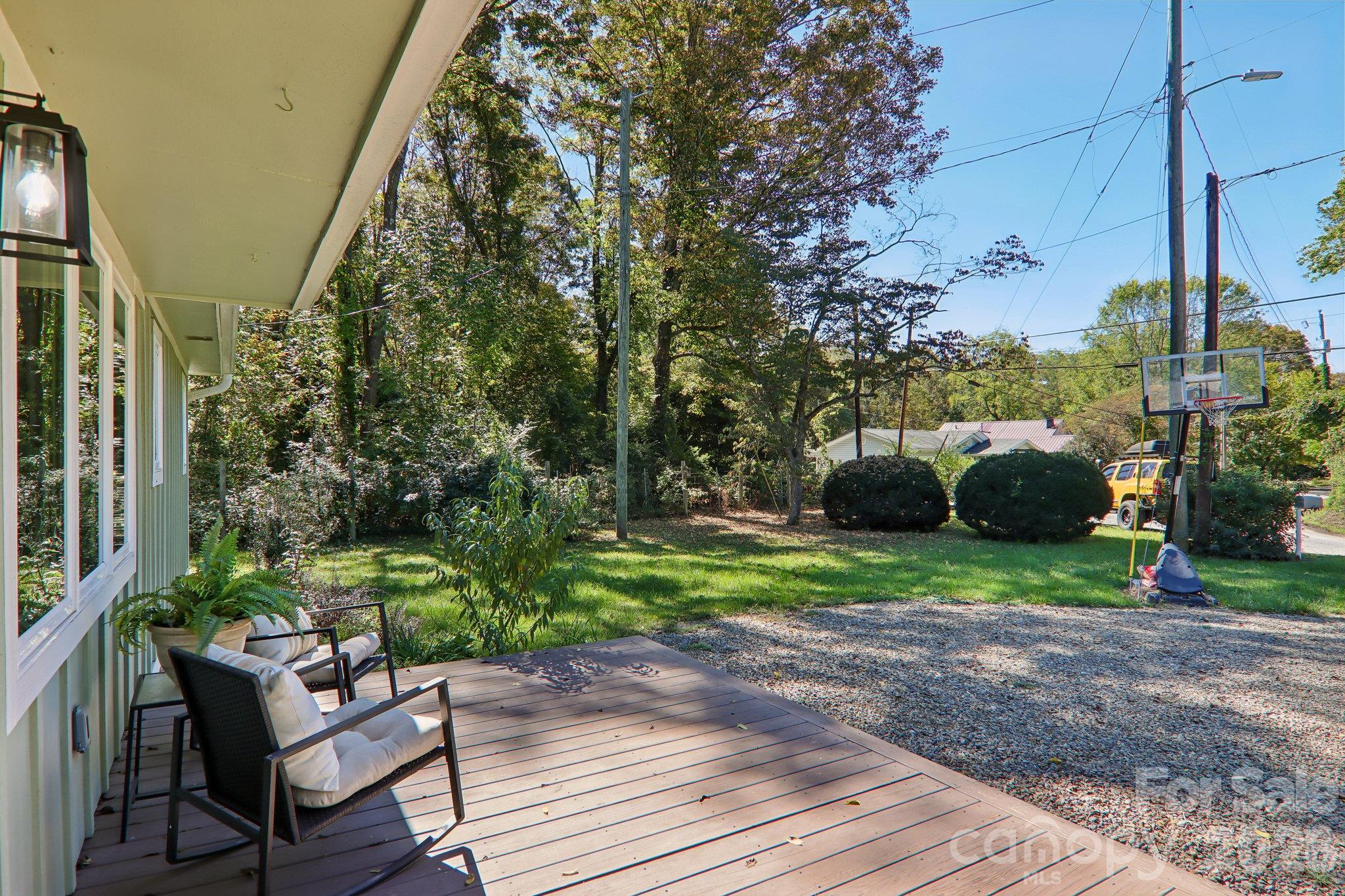 216 Vance Avenue B Property Photo 5