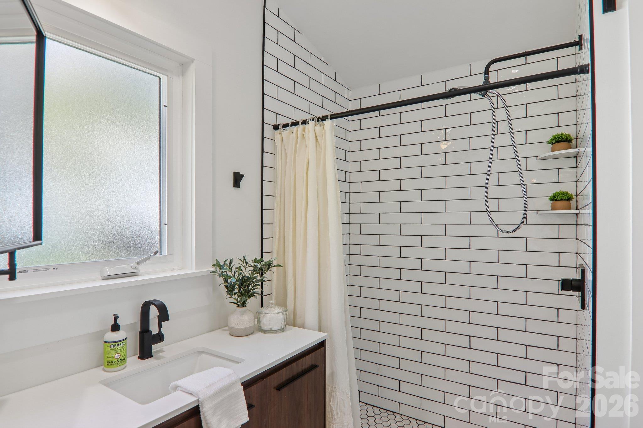 216 Vance Avenue B Property Photo 19