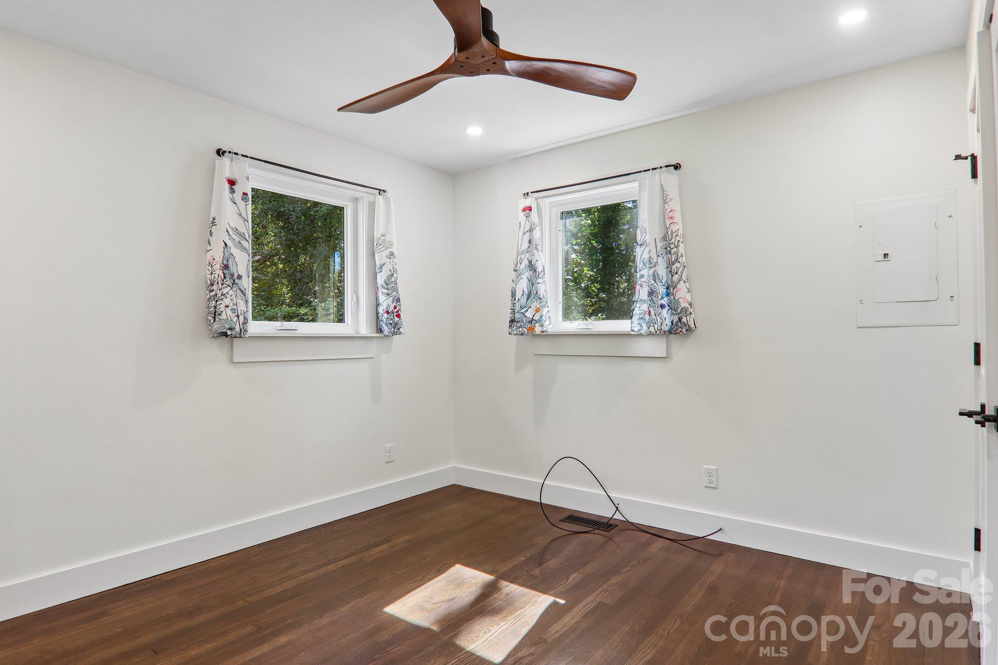 216 Vance Avenue B Property Photo 23