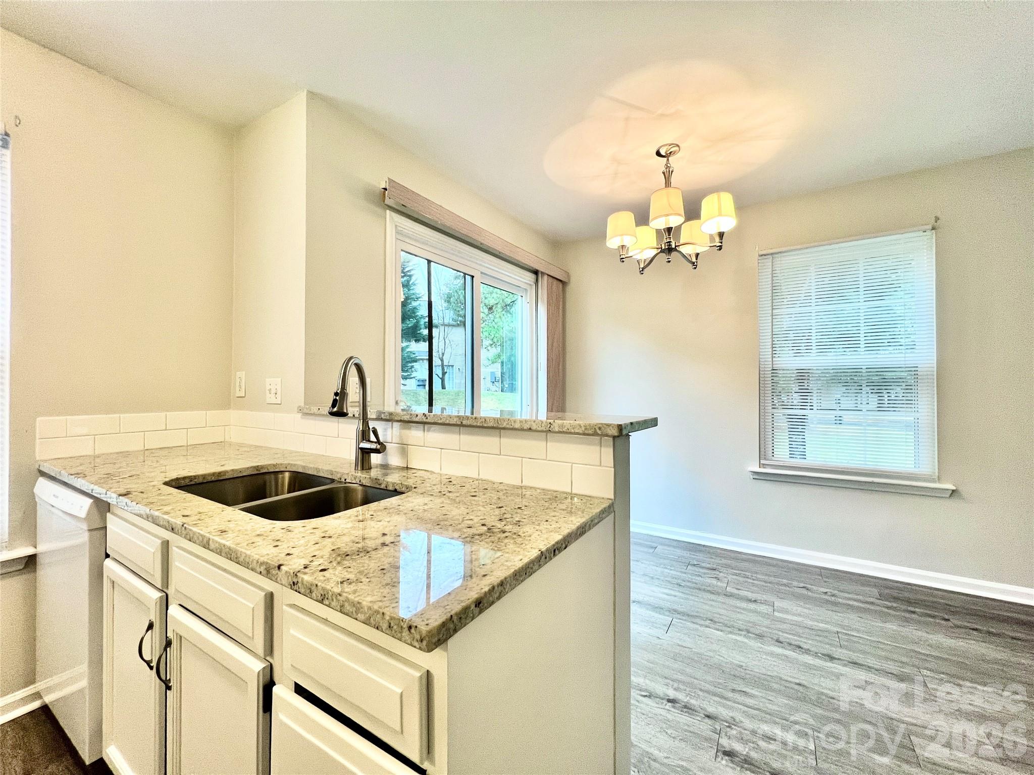 8253 Circle Tree Lane Property Photo 5