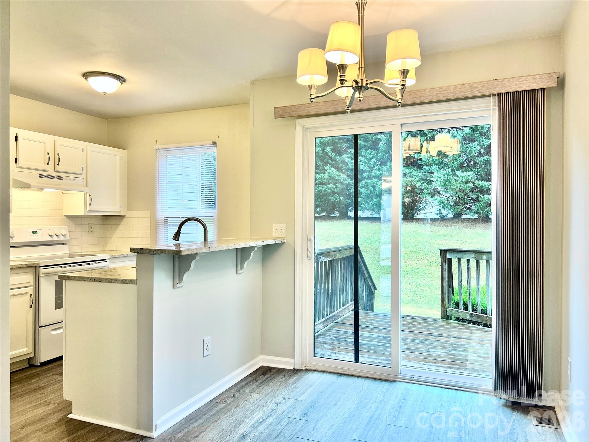 8253 Circle Tree Lane Property Photo 6