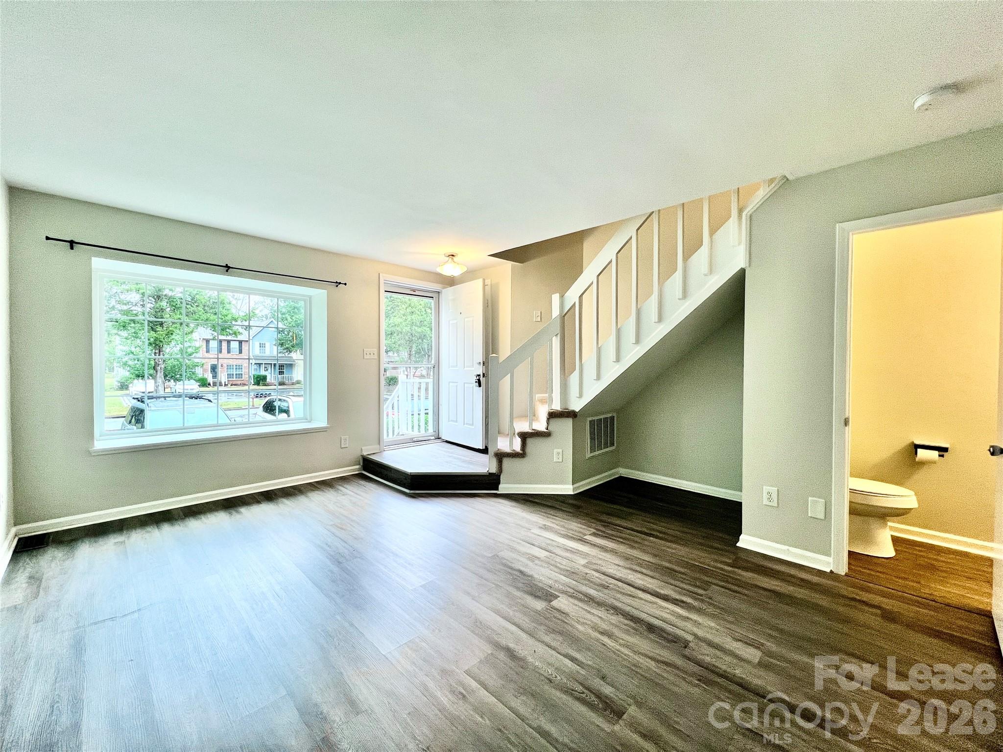 8253 Circle Tree Lane Property Photo 8