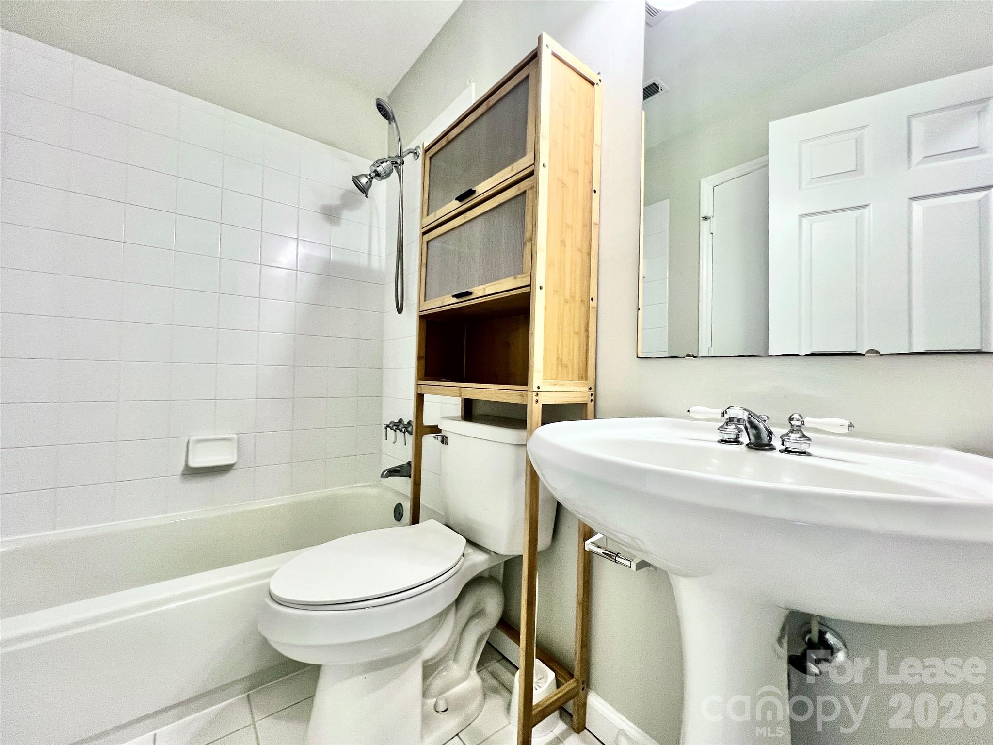 8253 Circle Tree Lane Property Photo 15