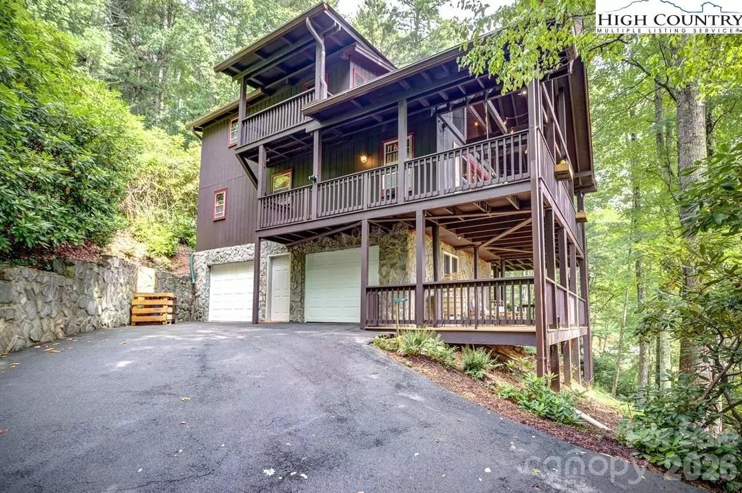 184 Raccoon Run Property Photo 3