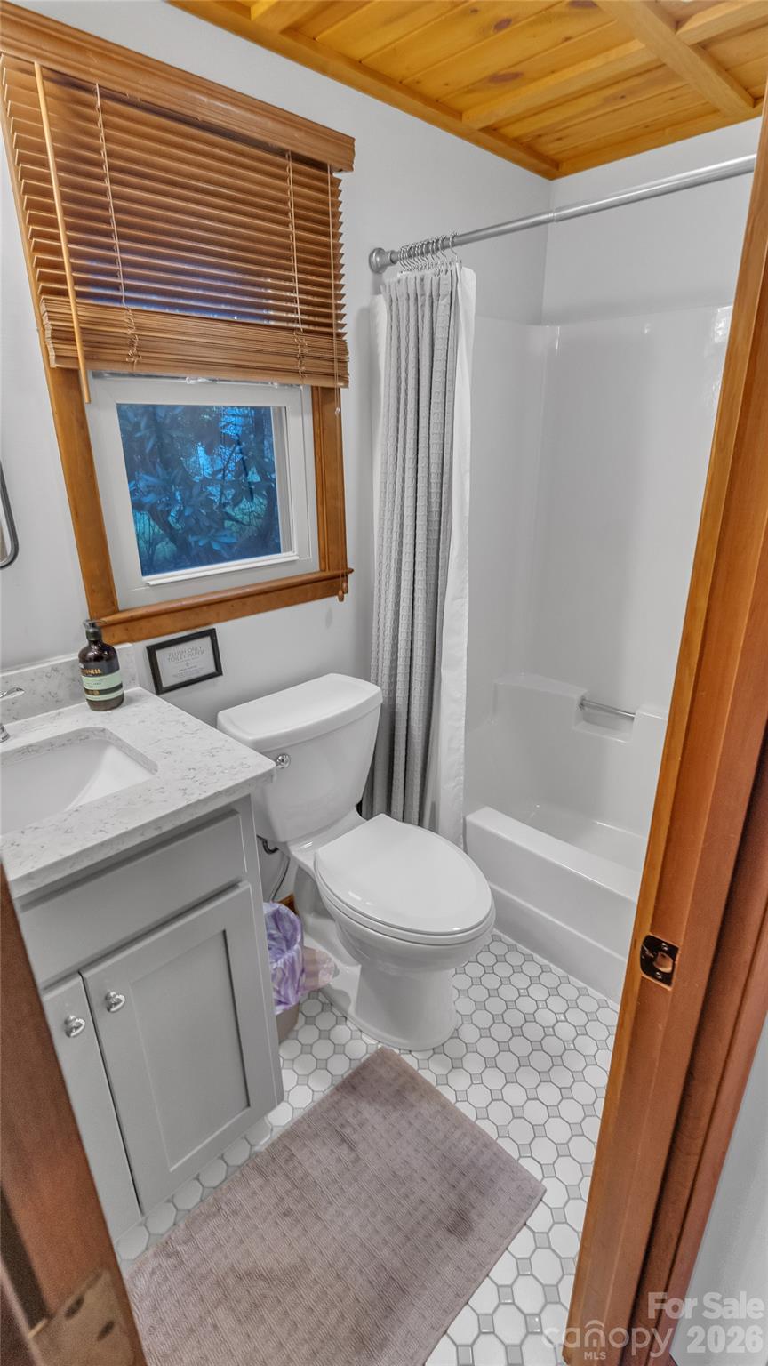 184 Raccoon Run Property Photo 11