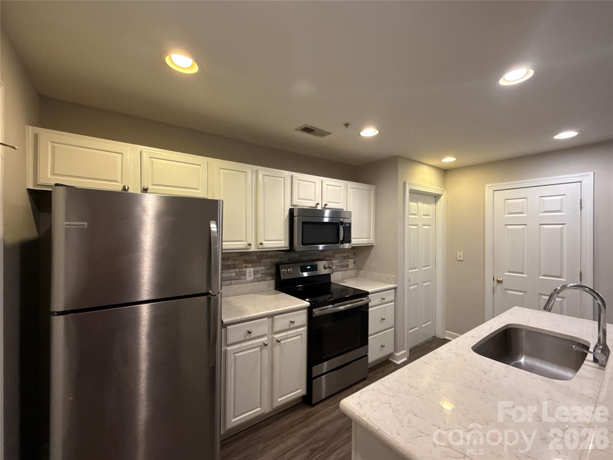 718 W Trade Street 409 Property Photo 5