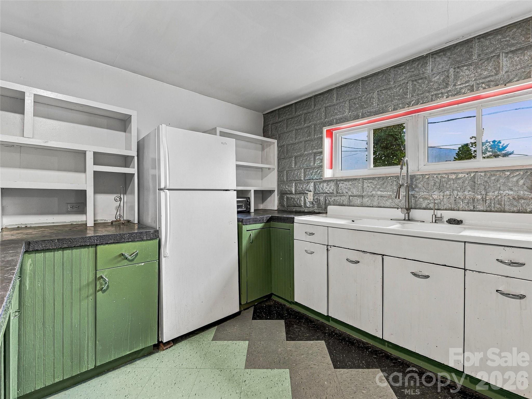 615 Oak Avenue Property Photo 11