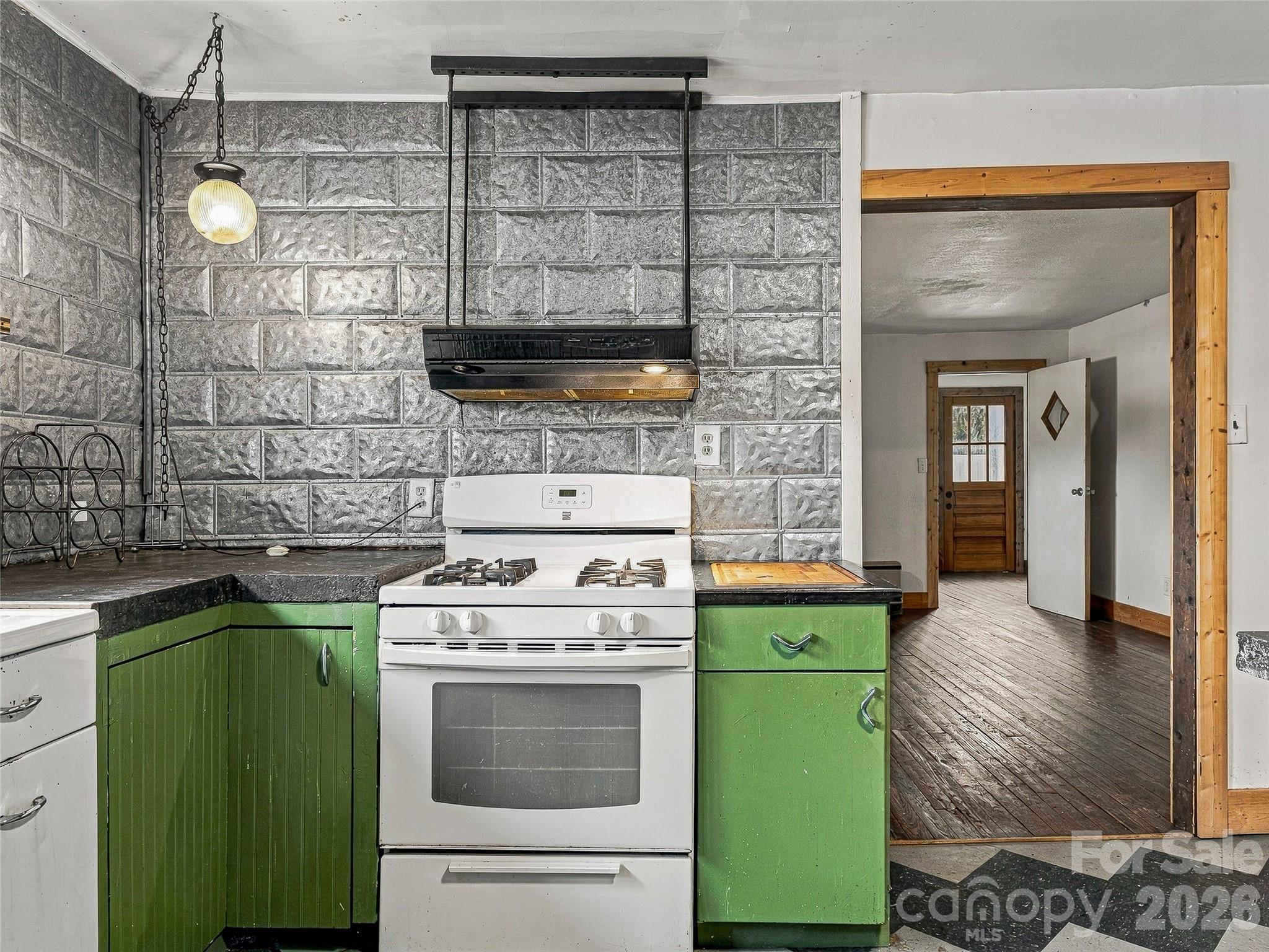615 Oak Avenue Property Photo 13