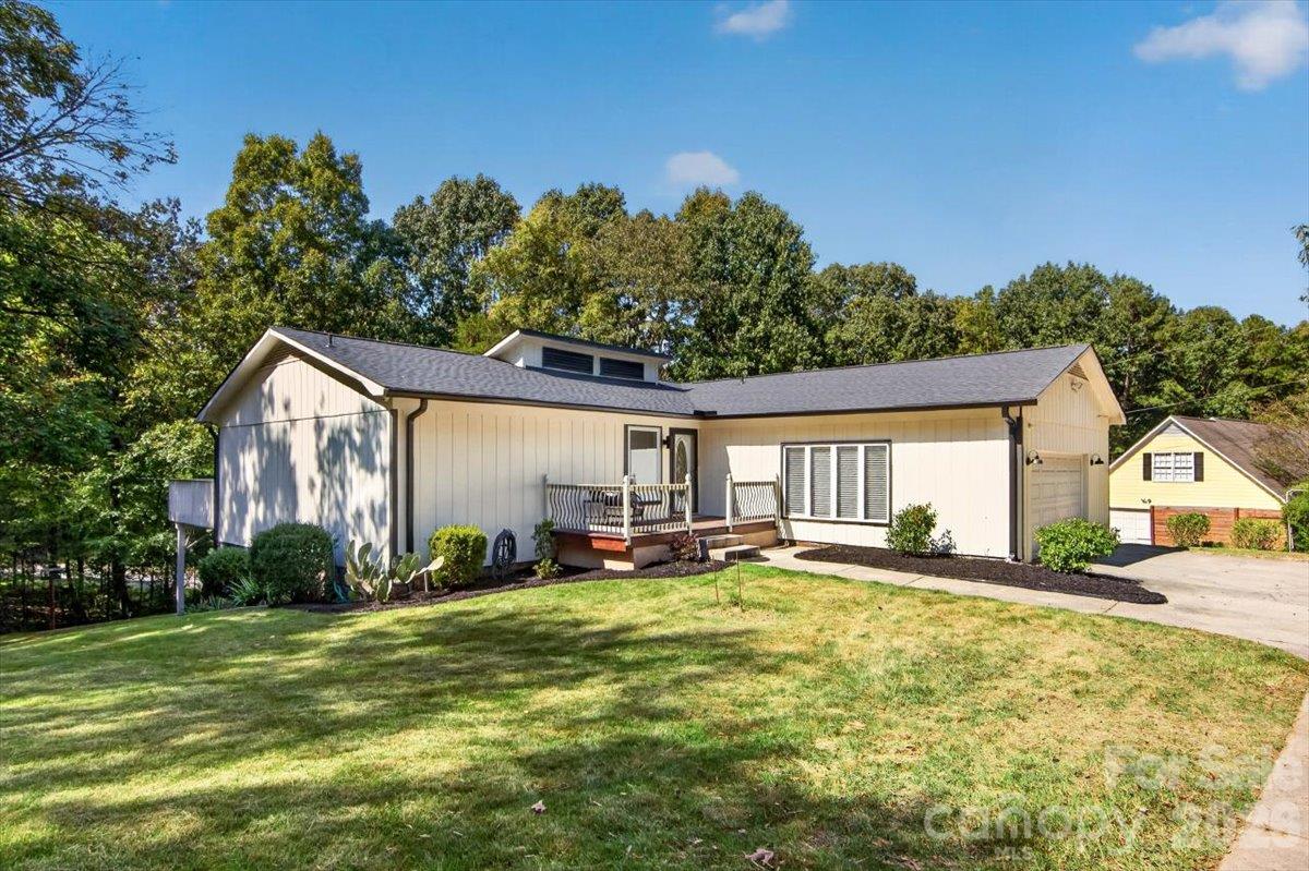 16 Cove Creek Place Property Photo 1
