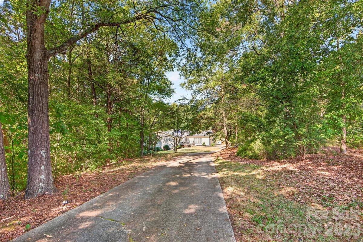 16 Cove Creek Place Property Photo 2