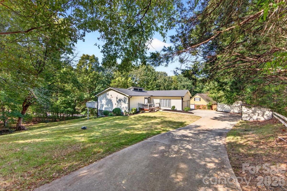16 Cove Creek Place Property Photo 3