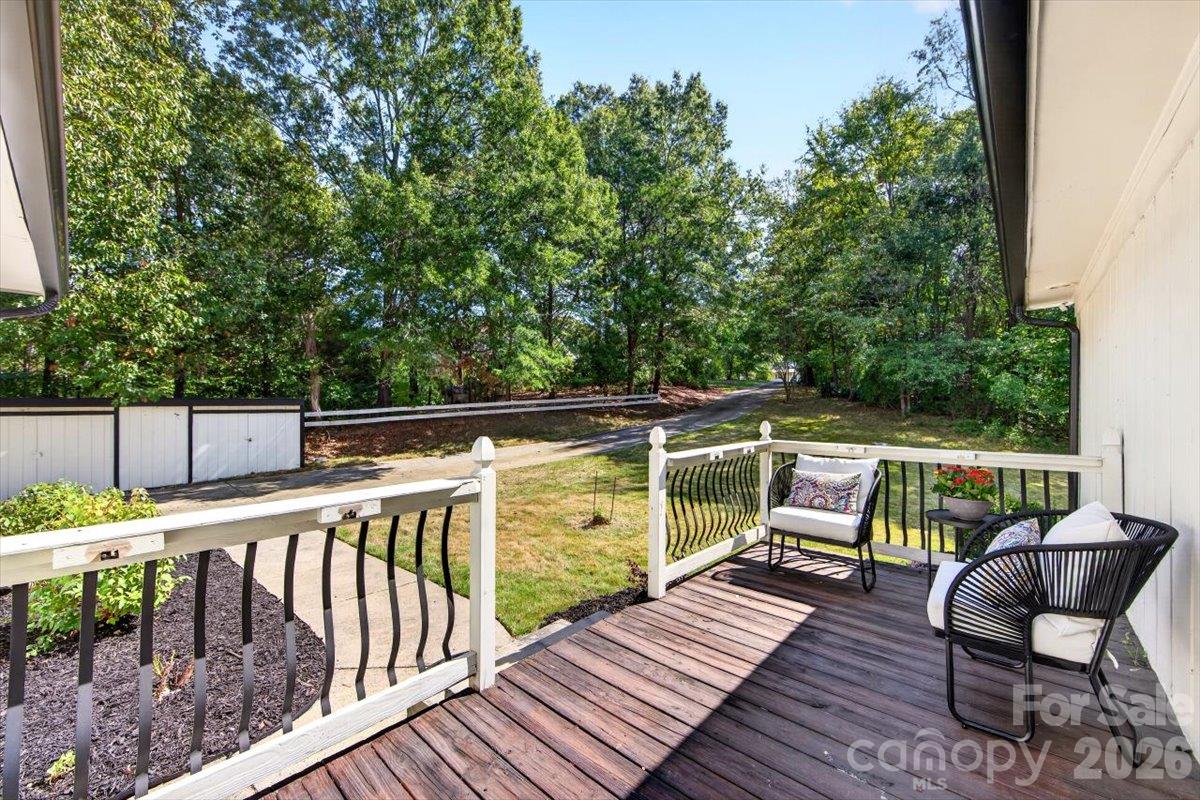 16 Cove Creek Place Property Photo 7