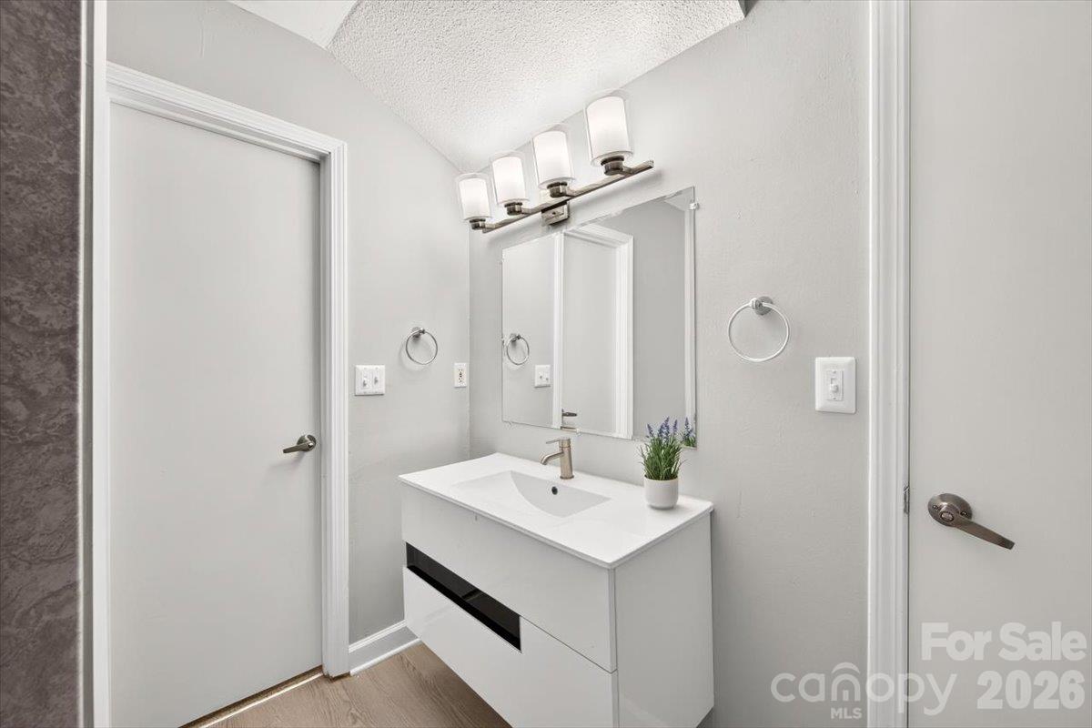 16 Cove Creek Place Property Photo 33