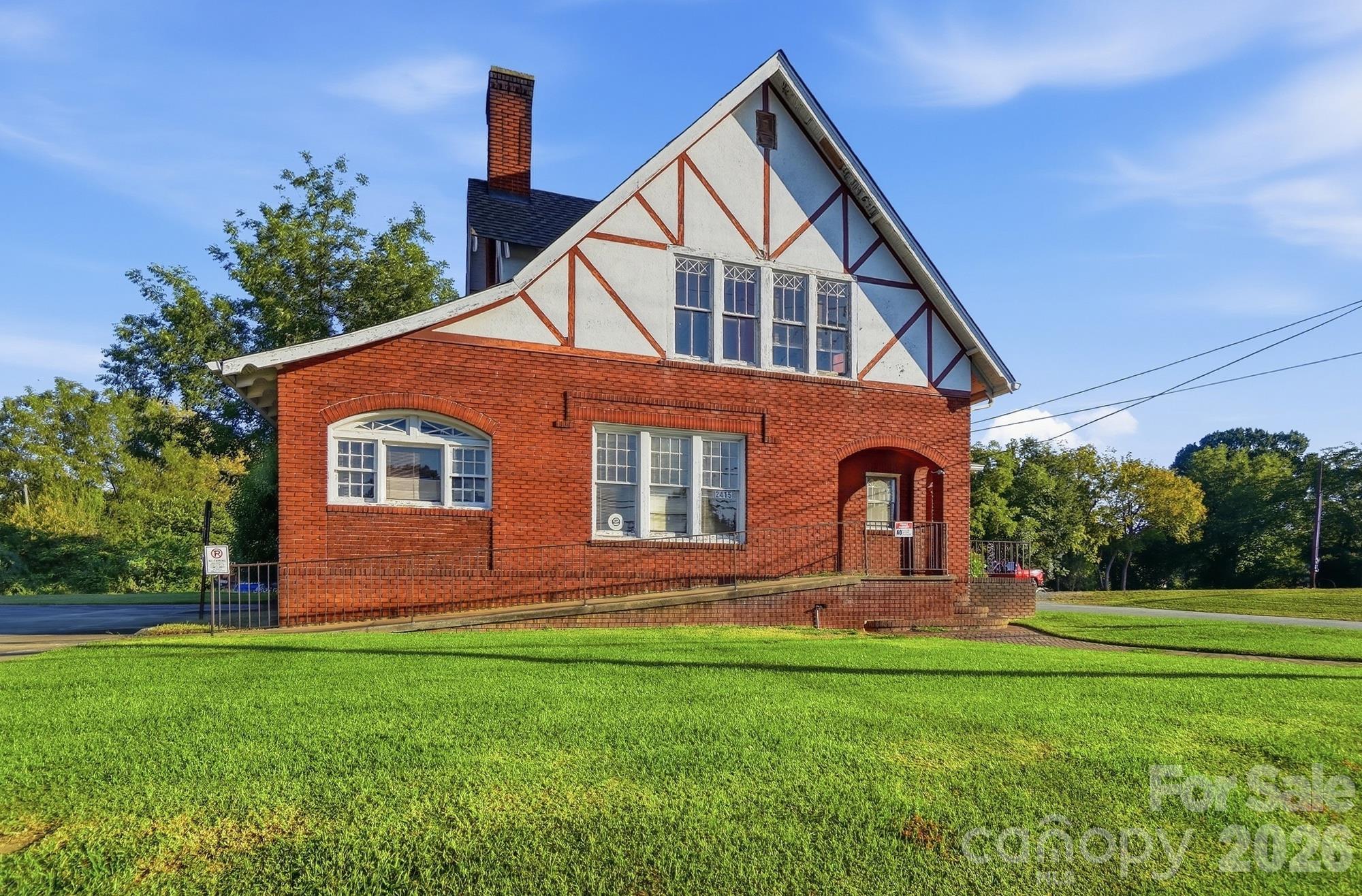 2415 E Main Street Property Photo 1