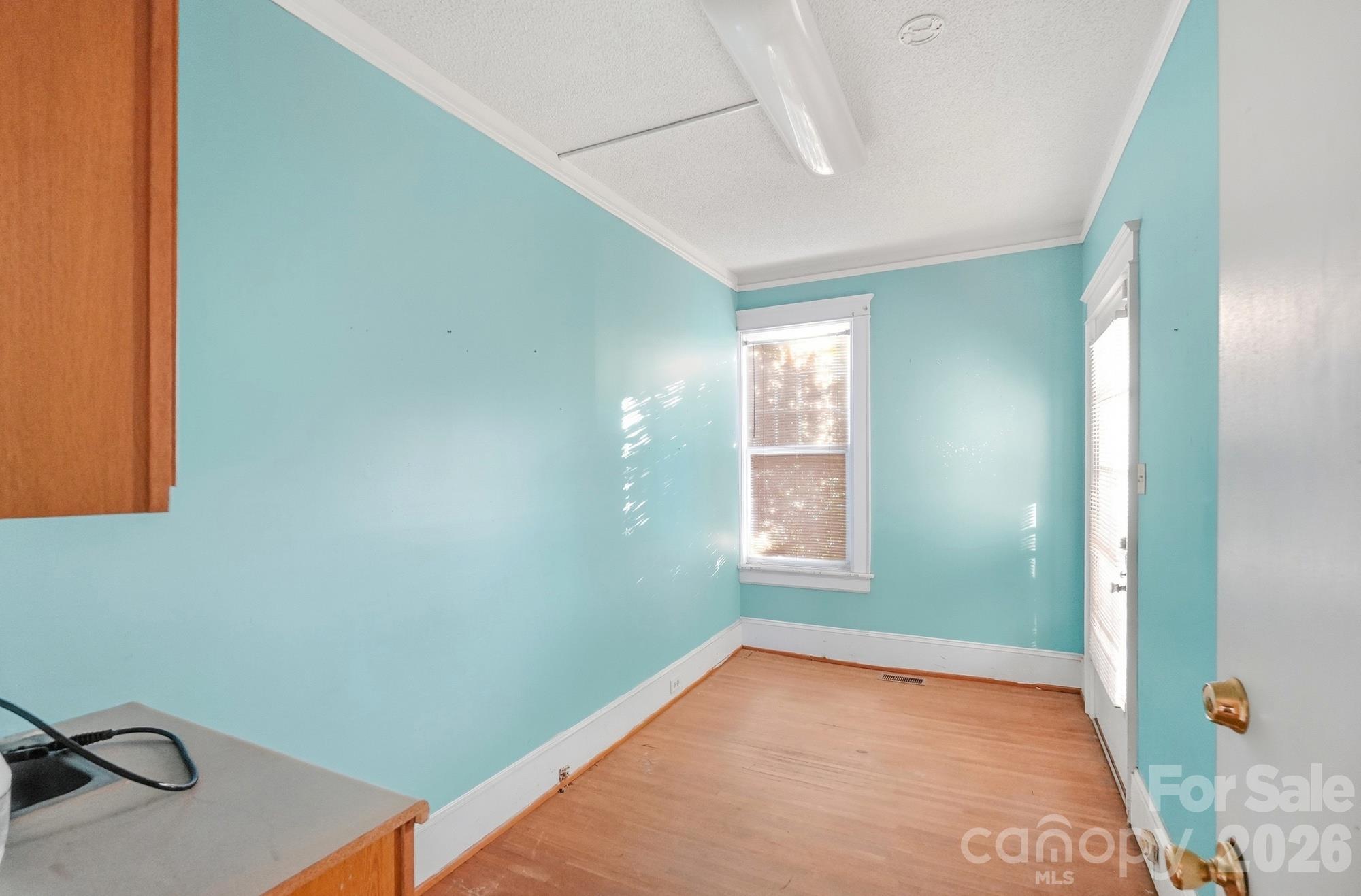 2415 E Main Street Property Photo 9