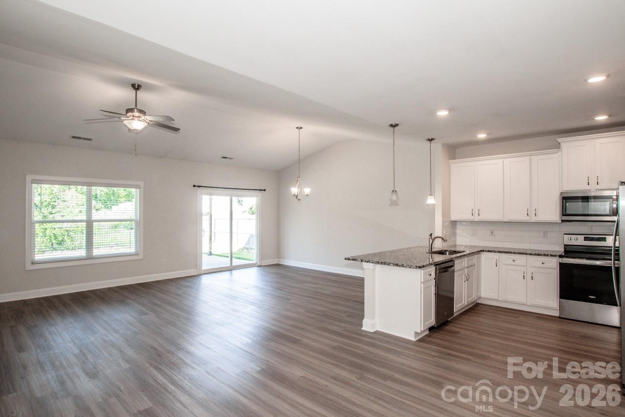 128 Wheelwright Way Property Photo 8