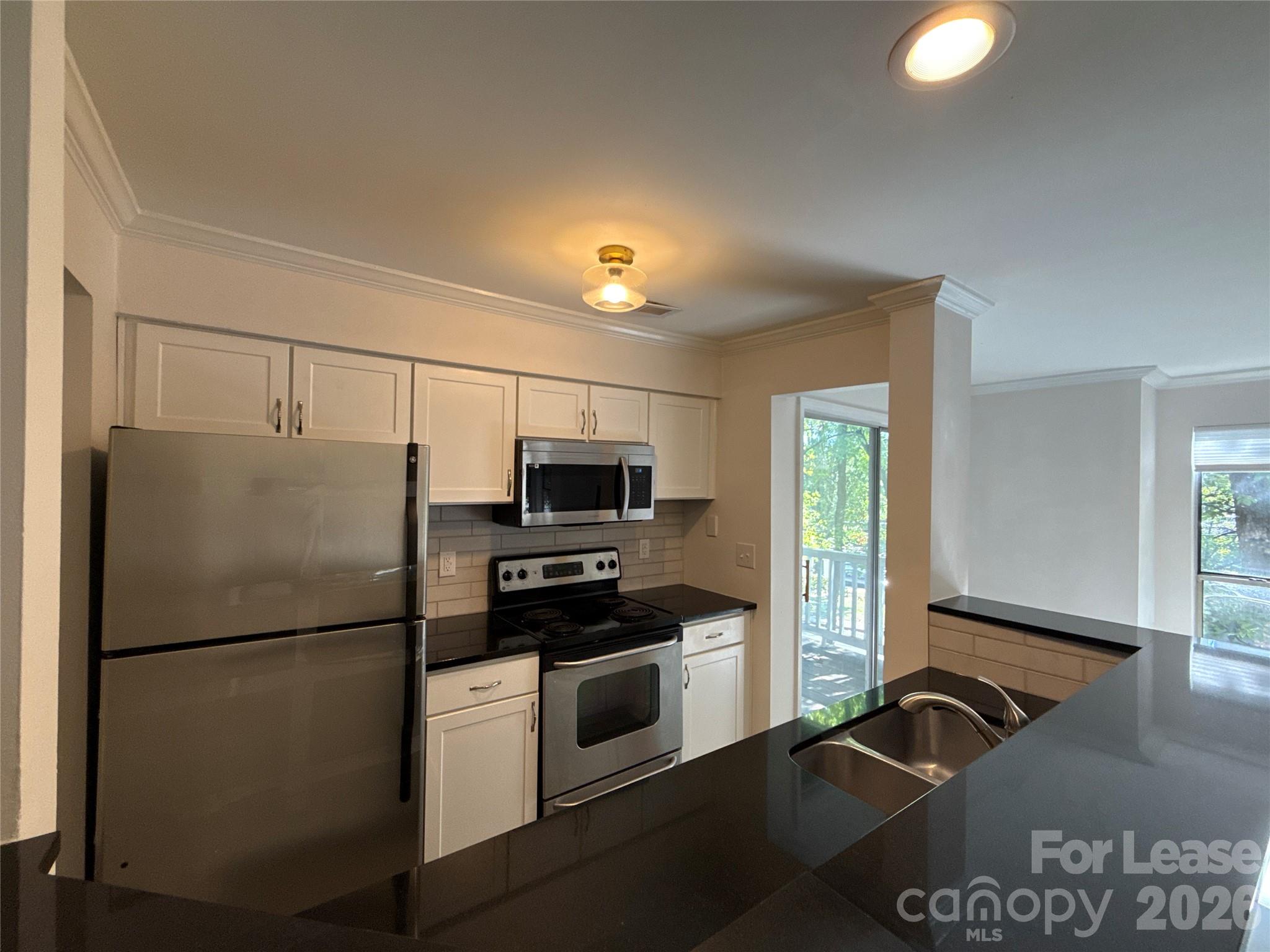 2512 Cranbrook Lane 10 Property Photo 6